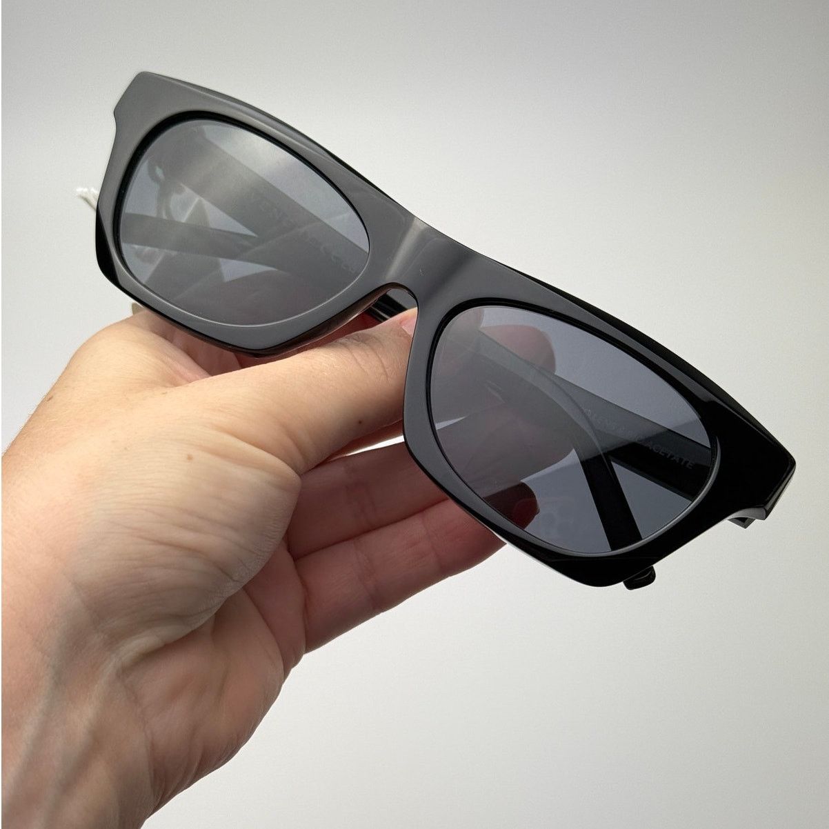 Givenchy BRAND NEW Givenchy Sunglasses GV40026U 01A Black/Grey Unisex Size ONE SIZE - 9 Thumbnail
