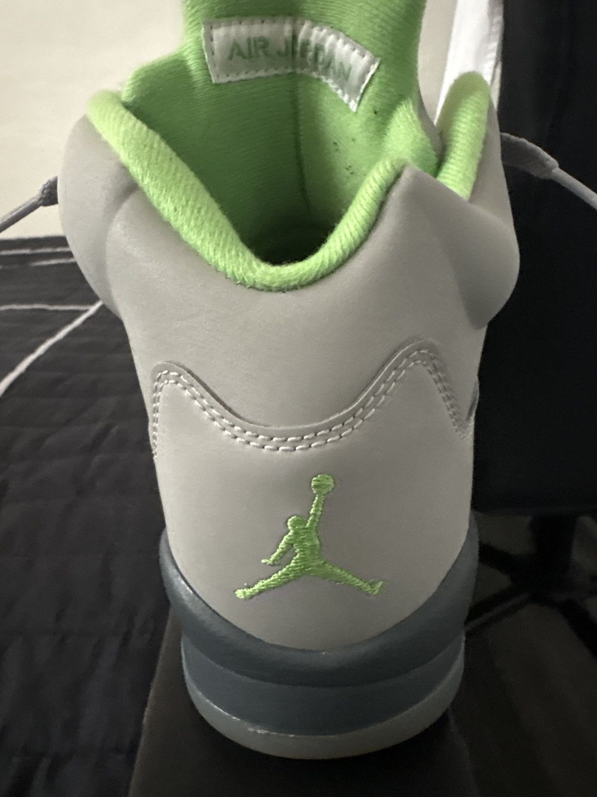 Jordan Brand × Nike Air Jordan 5 (GS) (2022) Size US 6.5 / EU 39-40 - 9 Thumbnail