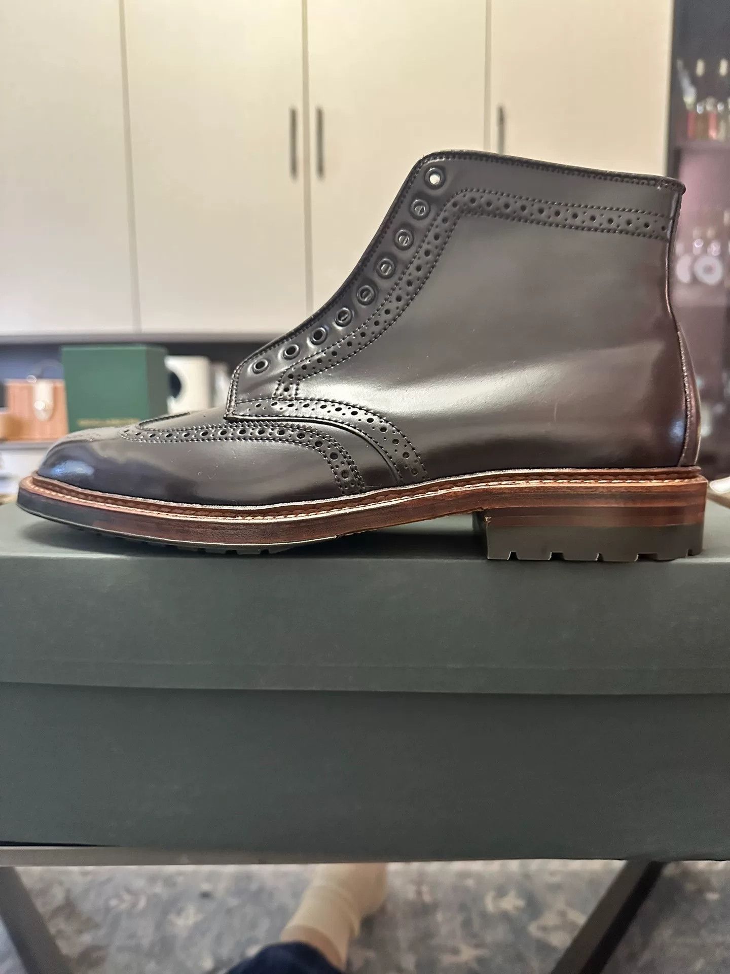 Alden Alden Cigar Shell Cordovan Wing Tip Boot Size US 7.5 / EU 40-41 - 1 Thumbnail
