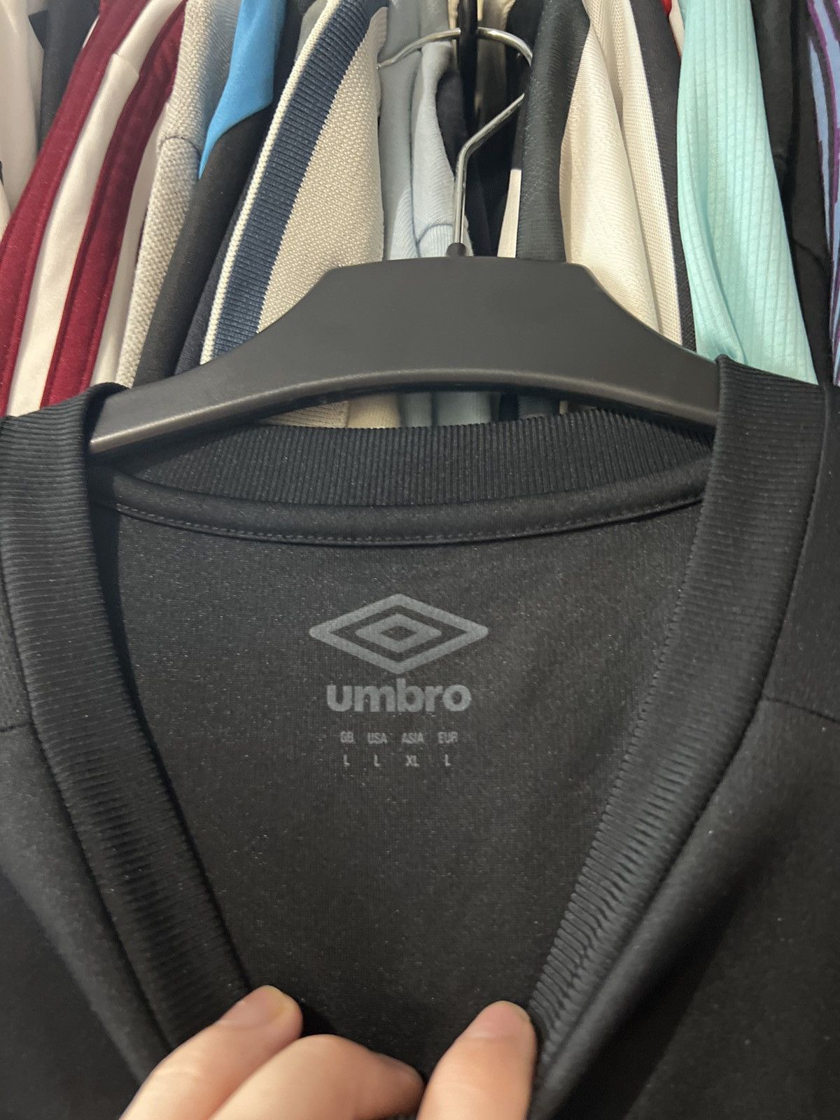 Umbro 2022/23 UMBRO PRO TRAINING LUTON TOWN TRAINING FOOTBALL TEE Size US L / EU 52-54 / 3 - 5 Thumbnail