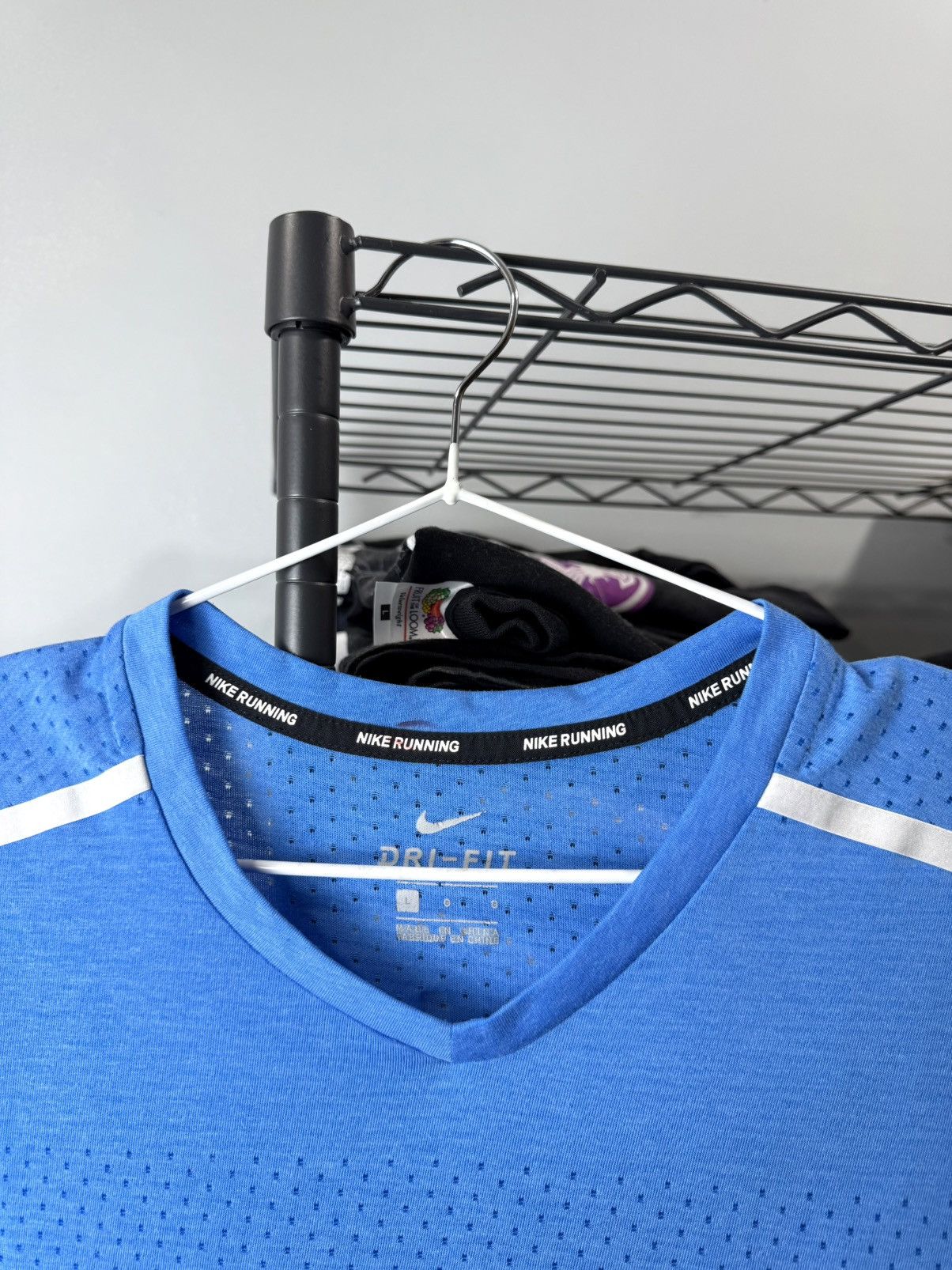 Nike Nike Running Mesh T Shirt Reflective Size US L / EU 52-54 / 3 - 4 Thumbnail