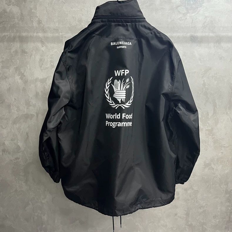 Balenciaga Balenciaga Black WFP solid single-breasted wind- and rain- Size US S / EU 44-46 / 1 - 5 Thumbnail