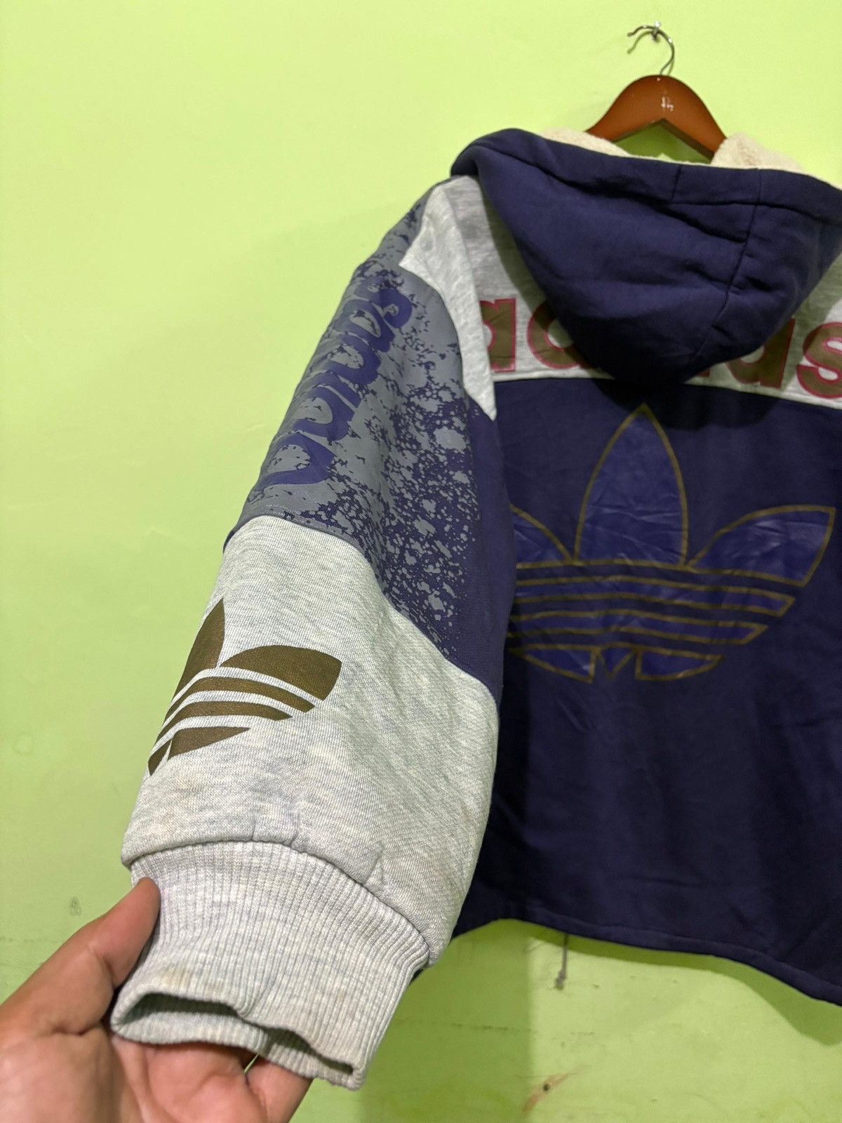 Adidas Vintage Adidas Zipper jacket With hoodies Big Logo Design Size US M / EU 48-50 / 2 - 7 Thumbnail