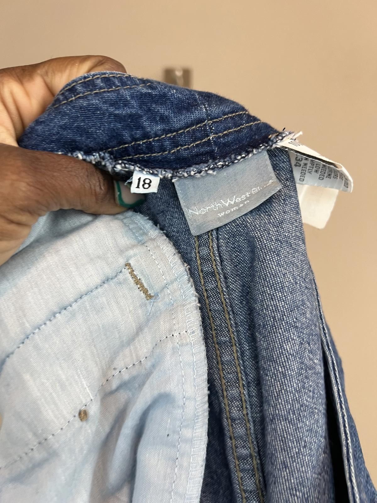 Designer Cute Basic Blue Denim Jean Skirt with Pockets Size 42" / US 20 - 2 Thumbnail