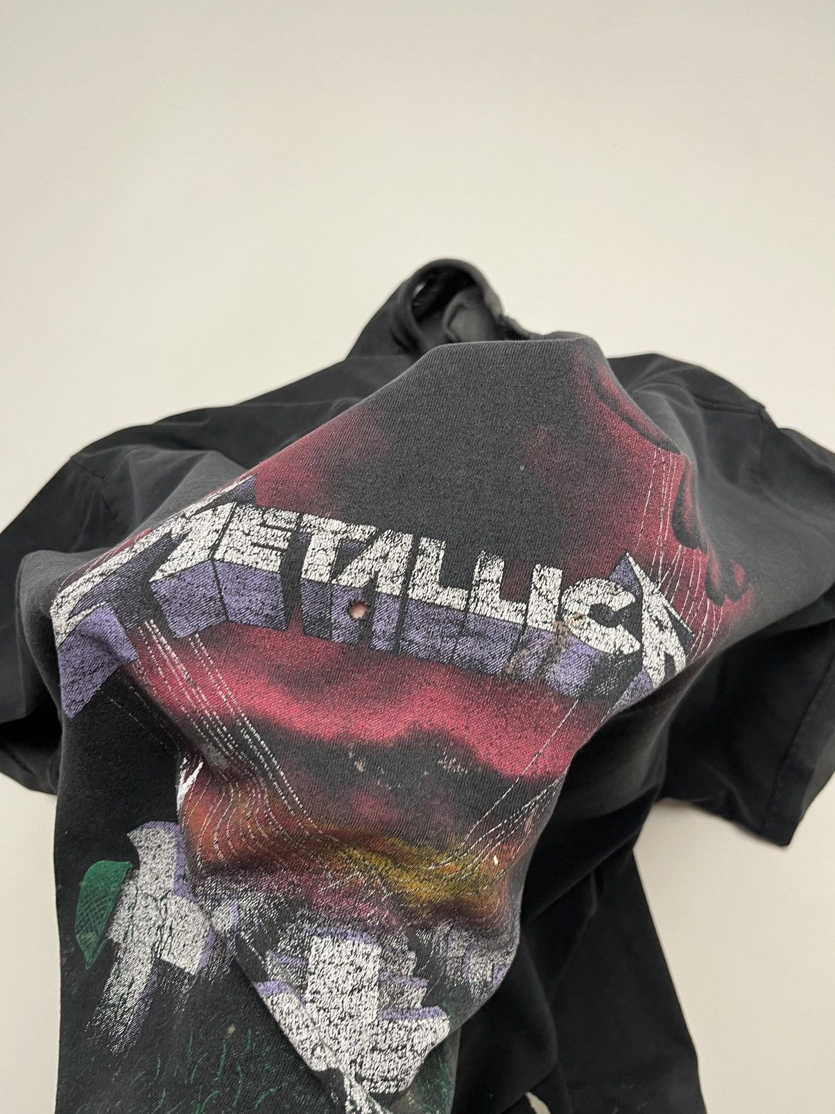Metallica Vintage 1994 Metallica thrashed tour tee Size US L / EU 52-54 / 3 - 6 Thumbnail
