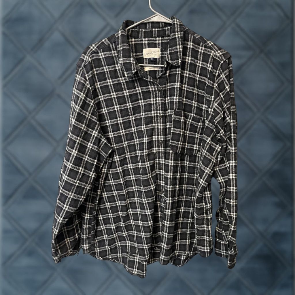 Vintage VINTAGE Universal Thread Womens Plaid Flannel Button Shirt Relaxed Fit Black White XXL Size XXL / US 16-18 / IT 52-54 - 1 Thumbnail