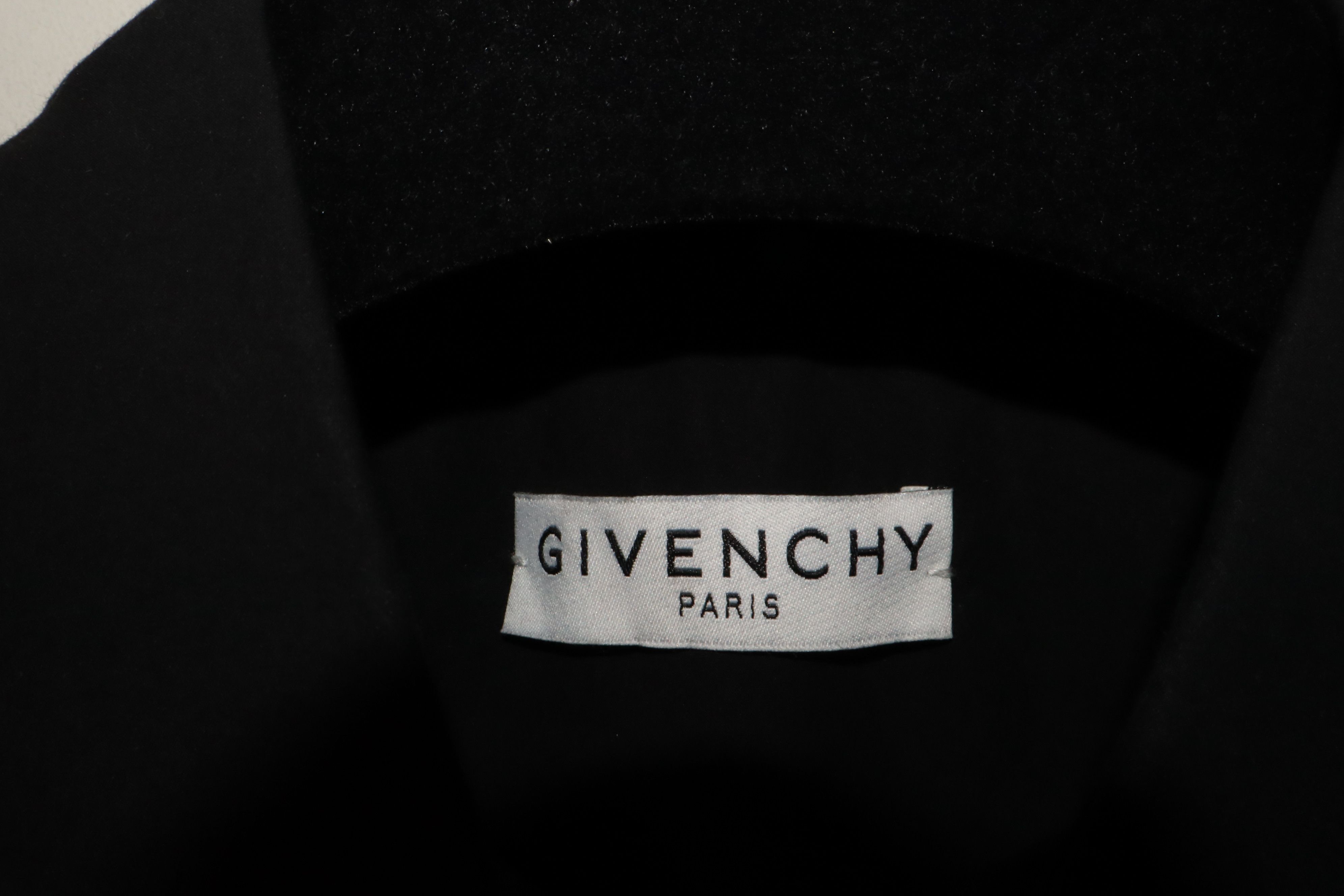 Givenchy Embroidered logoshirt Size US S / EU 44-46 / 1 - 4 Thumbnail