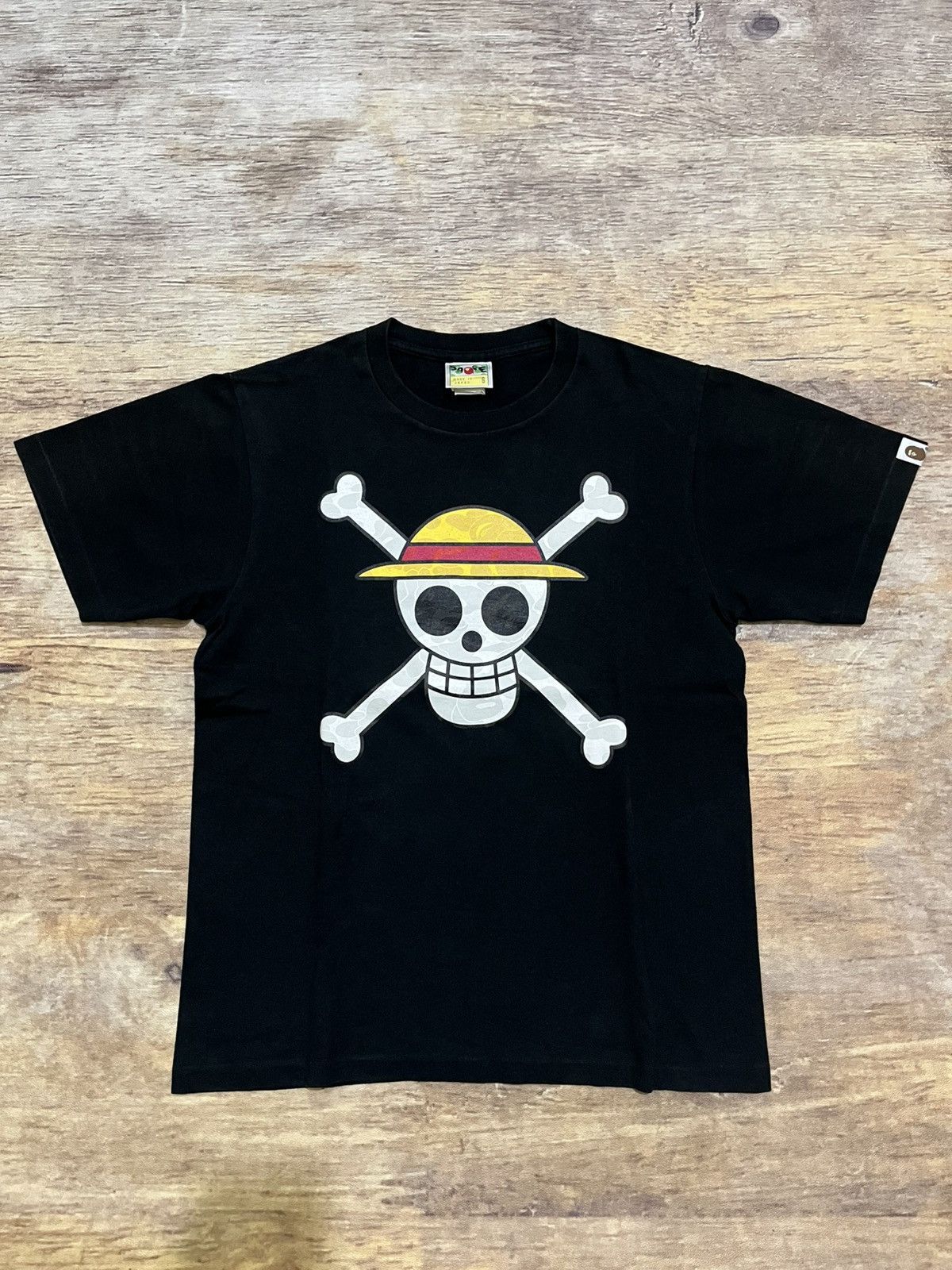 Bape × One Piece SS12 Bape One Piece Jolly Roger Flag Straw Hat Crew Anime OP Size US S / EU 44-46 / 1 - 1 Thumbnail