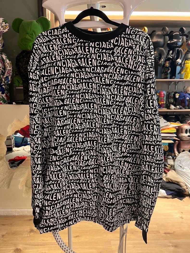 Balenciaga Balenciaga Black Full Print Long Sleeve Underlayer Size US S / EU 44-46 / 1 - 1 Thumbnail