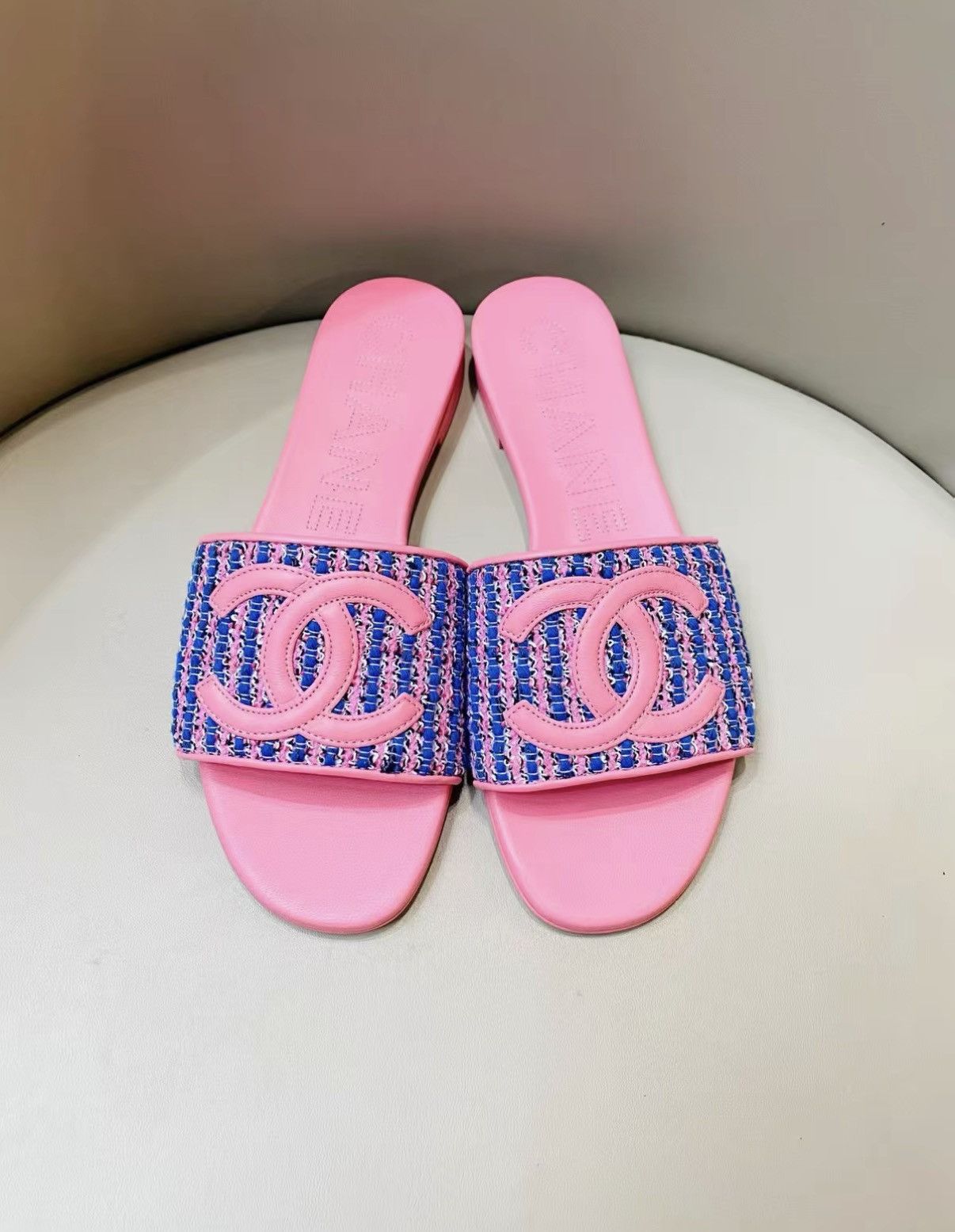Chanel Chanel Tweed Flat Slides J33 Size US 5 / IT 35 - 1 Thumbnail