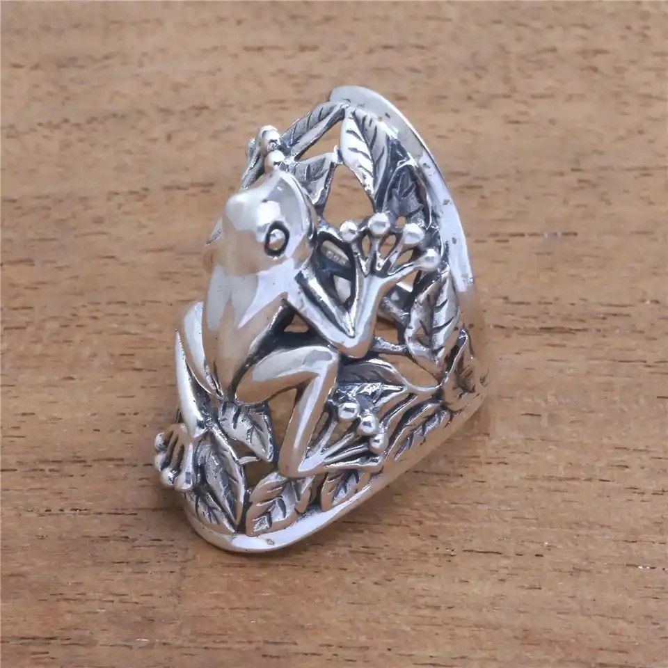 Jewelry × Vintage New Creative Design Women Ring Hollow Frog Animal Rings Size ONE SIZE - 1 Thumbnail