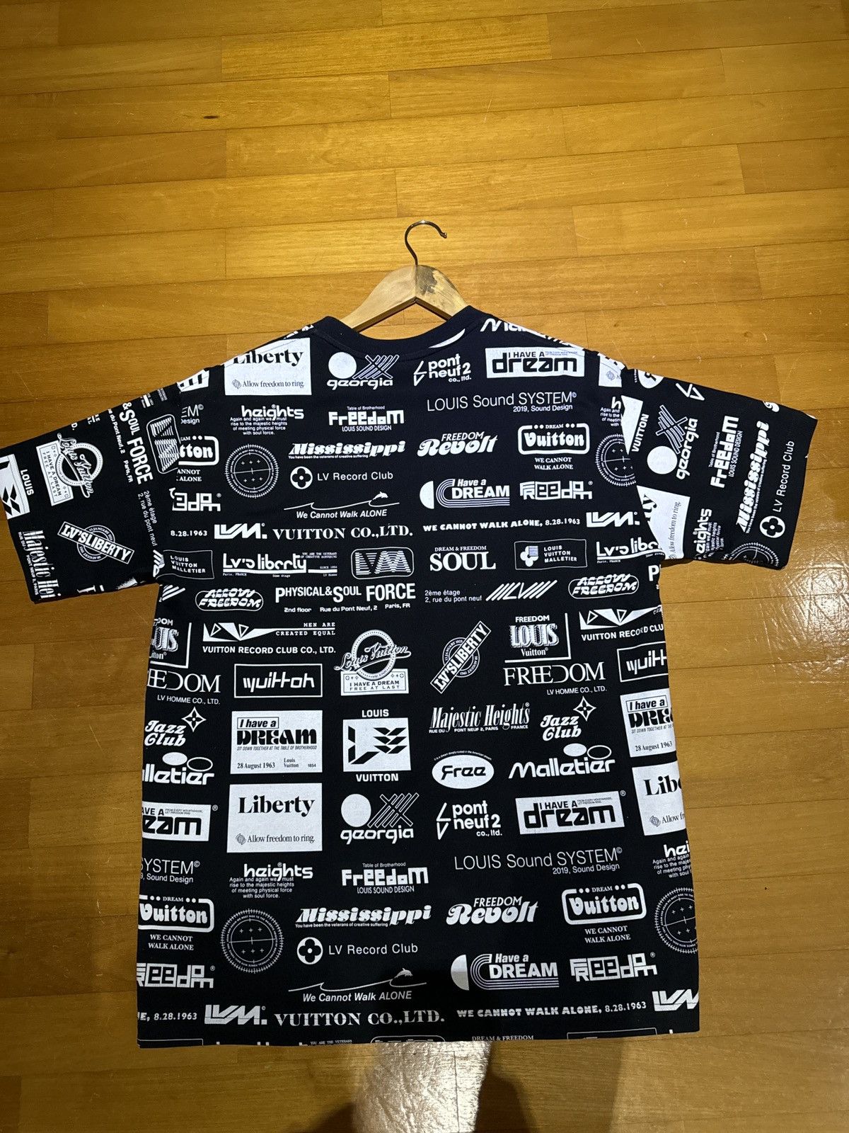 Louis Vuitton × Virgil Abloh LV Allover Logo Tshirt Virgil Abloh Size US L / EU 52-54 / 3 - 2 Thumbnail