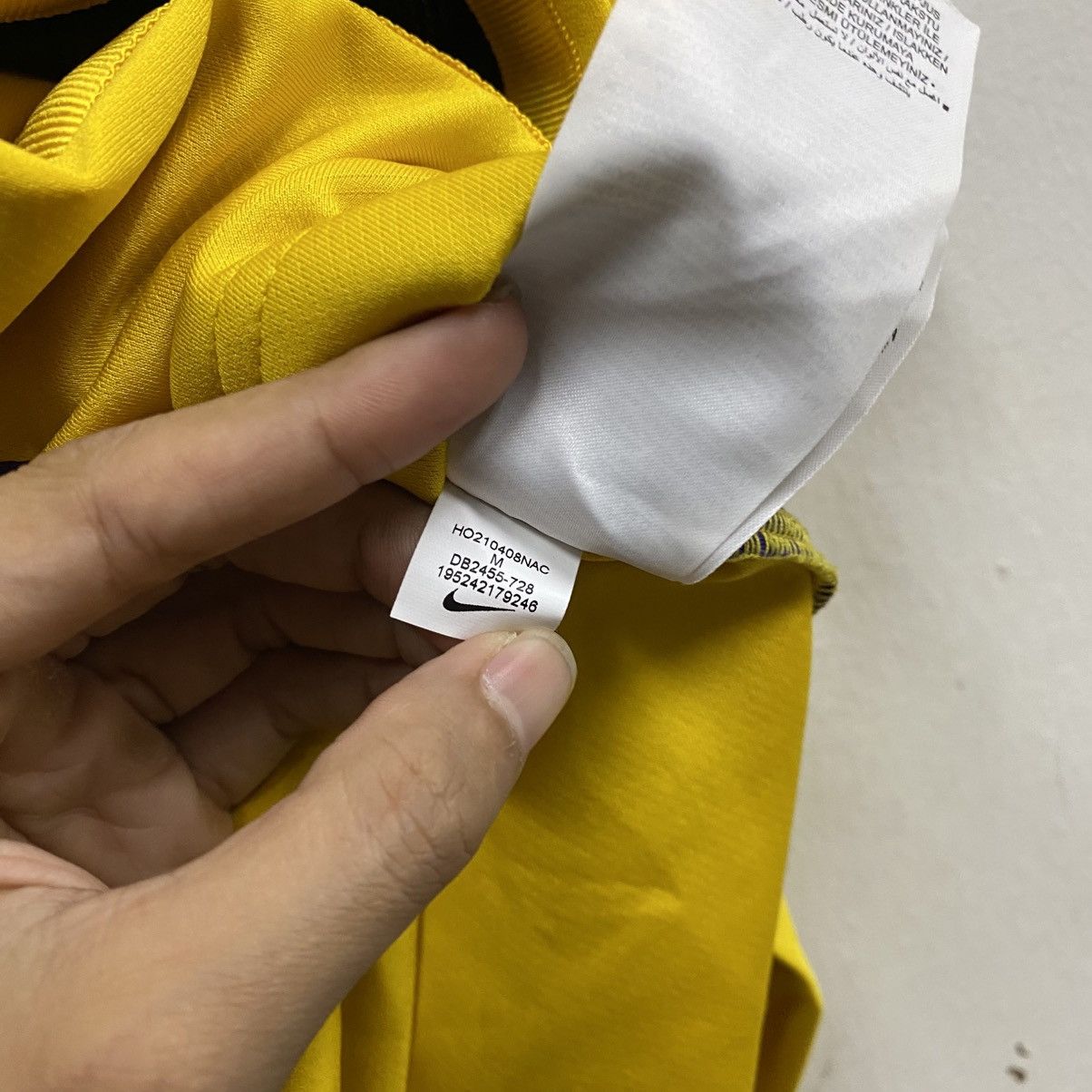 Nike Nike Lakers Showtime City Edition Warmup Size US L / EU 52-54 / 3 - 13 Thumbnail