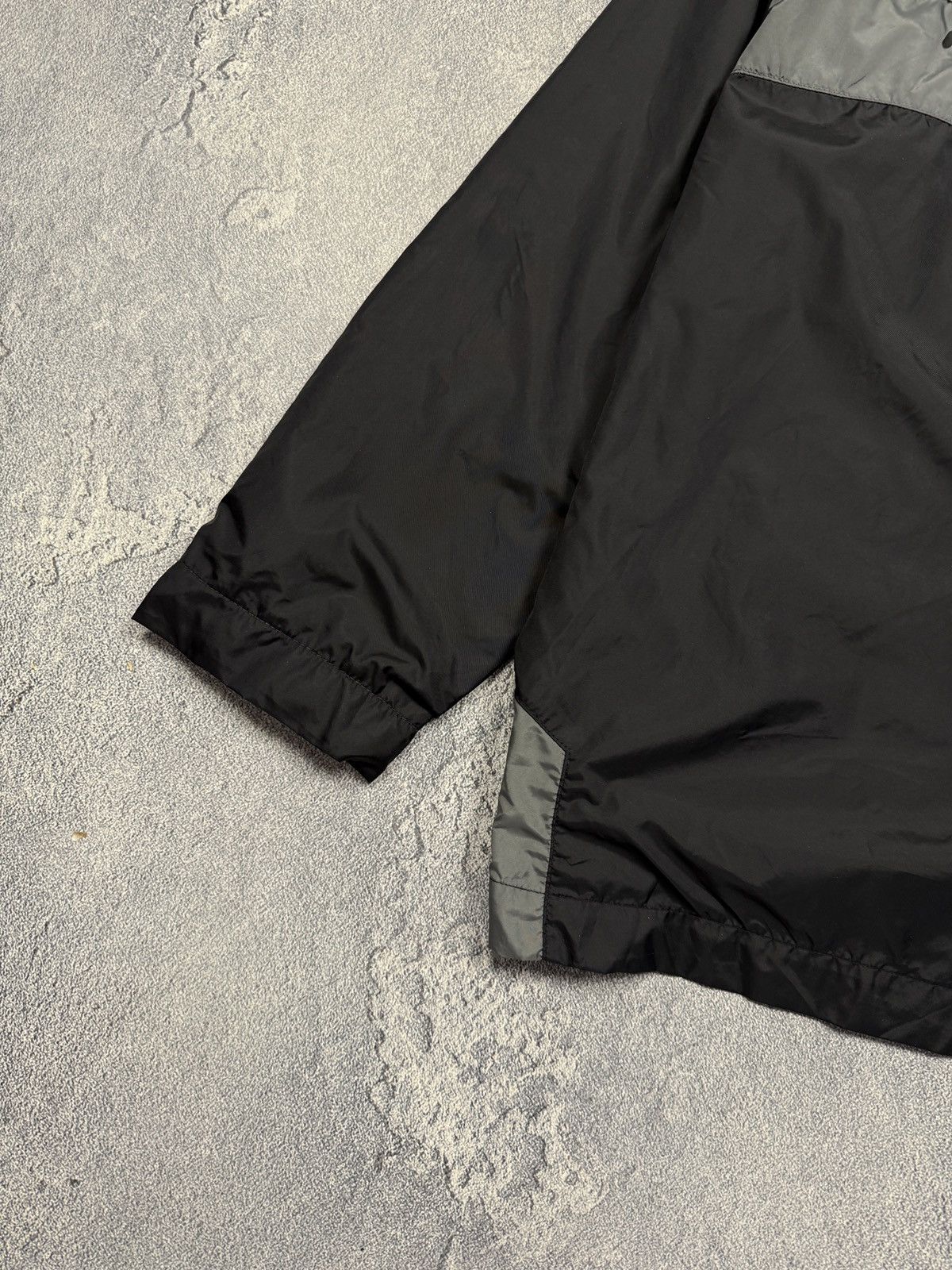 Nike Nike Vintage Nylon Jacket Size US M / EU 48-50 / 2 - 7 Thumbnail