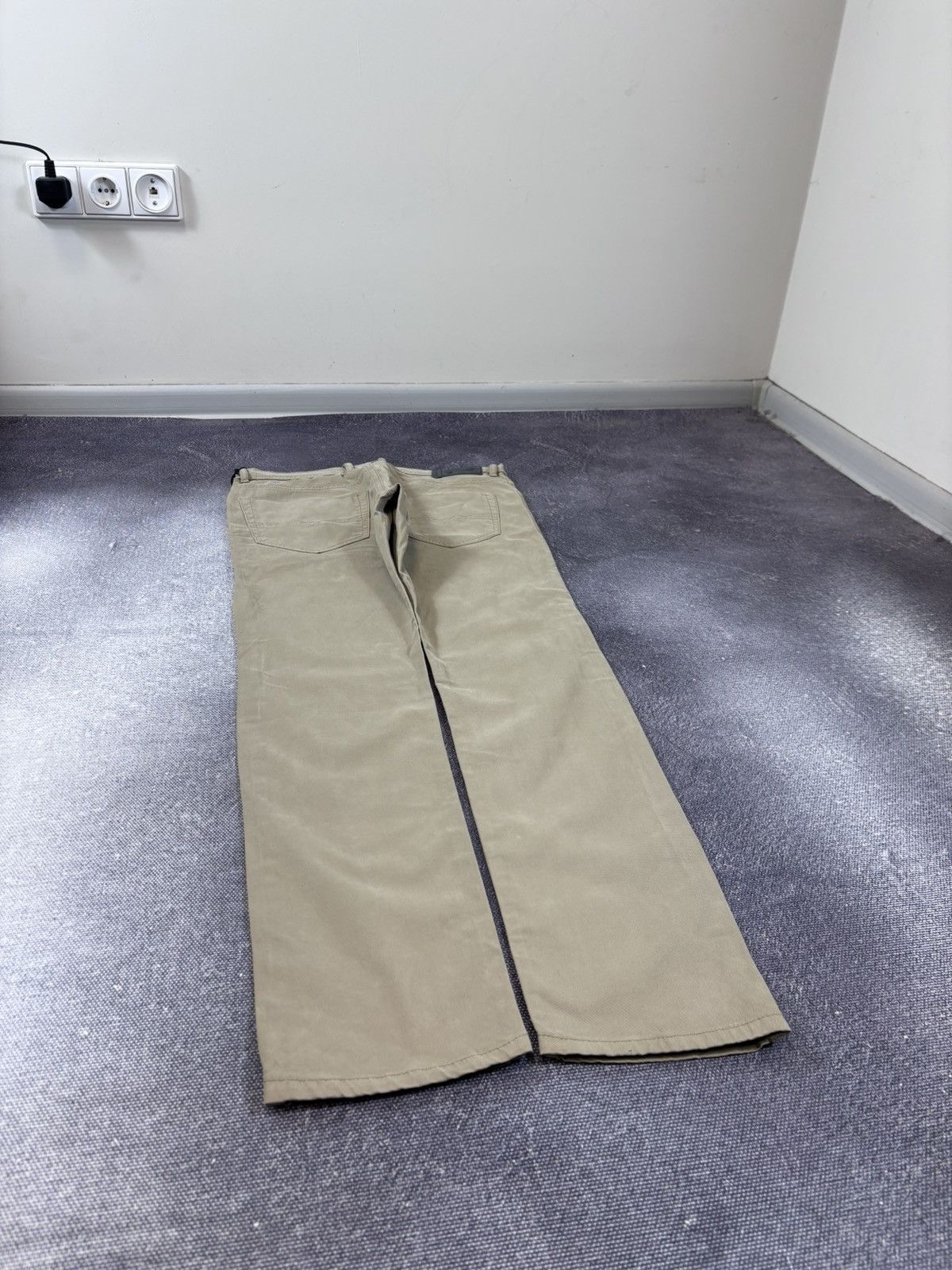 Diesel Diesel NWT Men’s Sand Beige Slim Fit Stretch Chino Pants Size US 30 / EU 46 - 15 Thumbnail