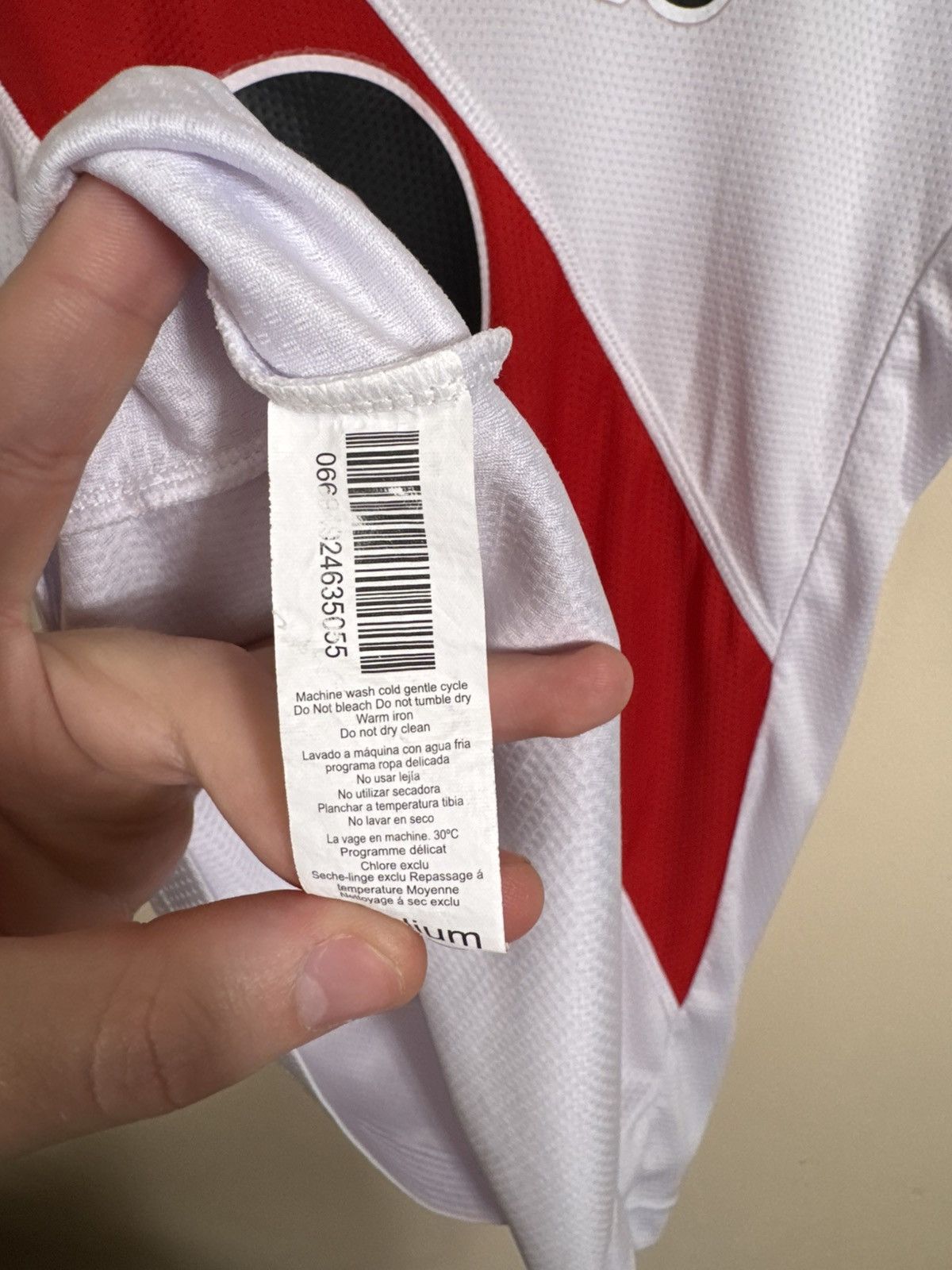 Umbro Umbro Peru FPF Jersey 2018 Guerrero #9 Football Shirt Home Size US M / EU 48-50 / 2 - 23 Thumbnail