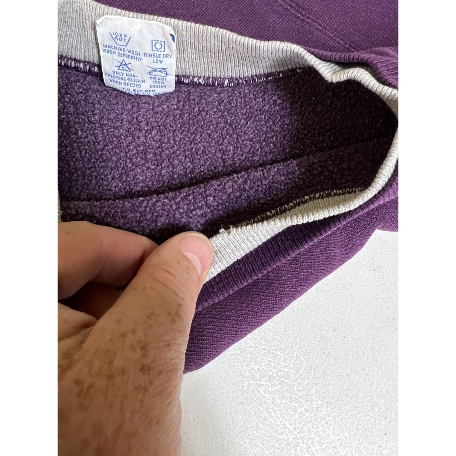 Champion VINTAGE Champion Reverse Weave Sweatshirt Crewneck 2XL Purple Mens Logo USA Retro Classic Sweatshirt Size US XXL / EU 58 / 5 - 7 Thumbnail
