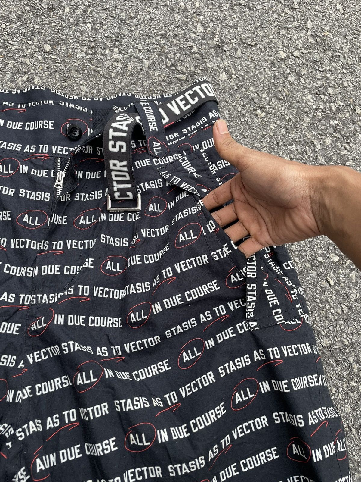 Sacai Sacai | S/S 2018 Sacai Lawrence Weiner shorts Size US 32 / EU 48 - 3 Thumbnail