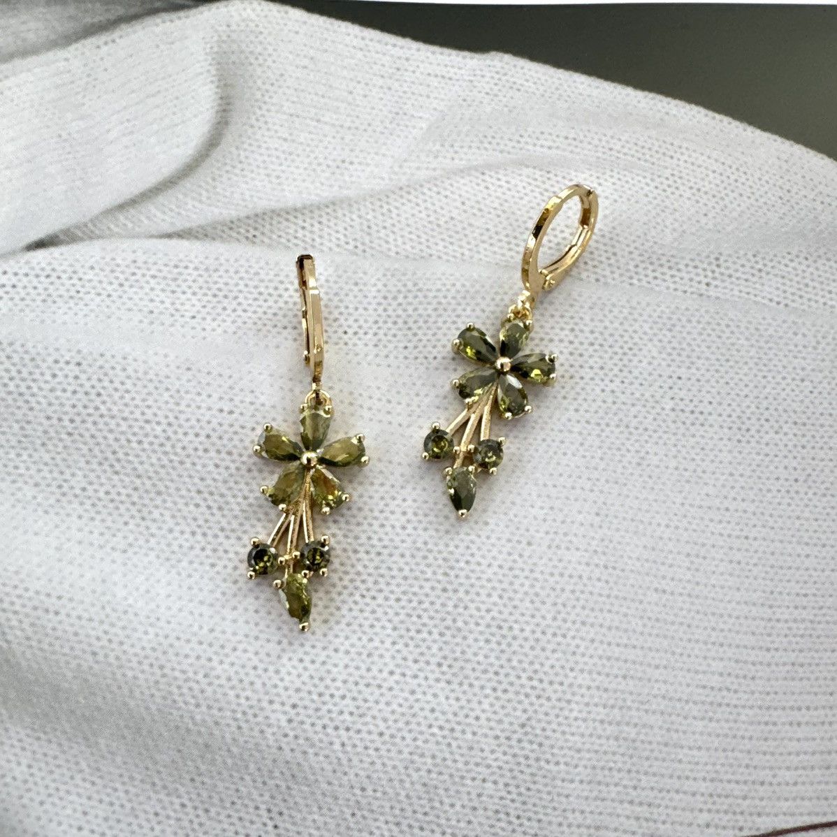 Other Green Crystal Flower Dangle Drop Earrings for Women Size ONE SIZE - 2 Thumbnail