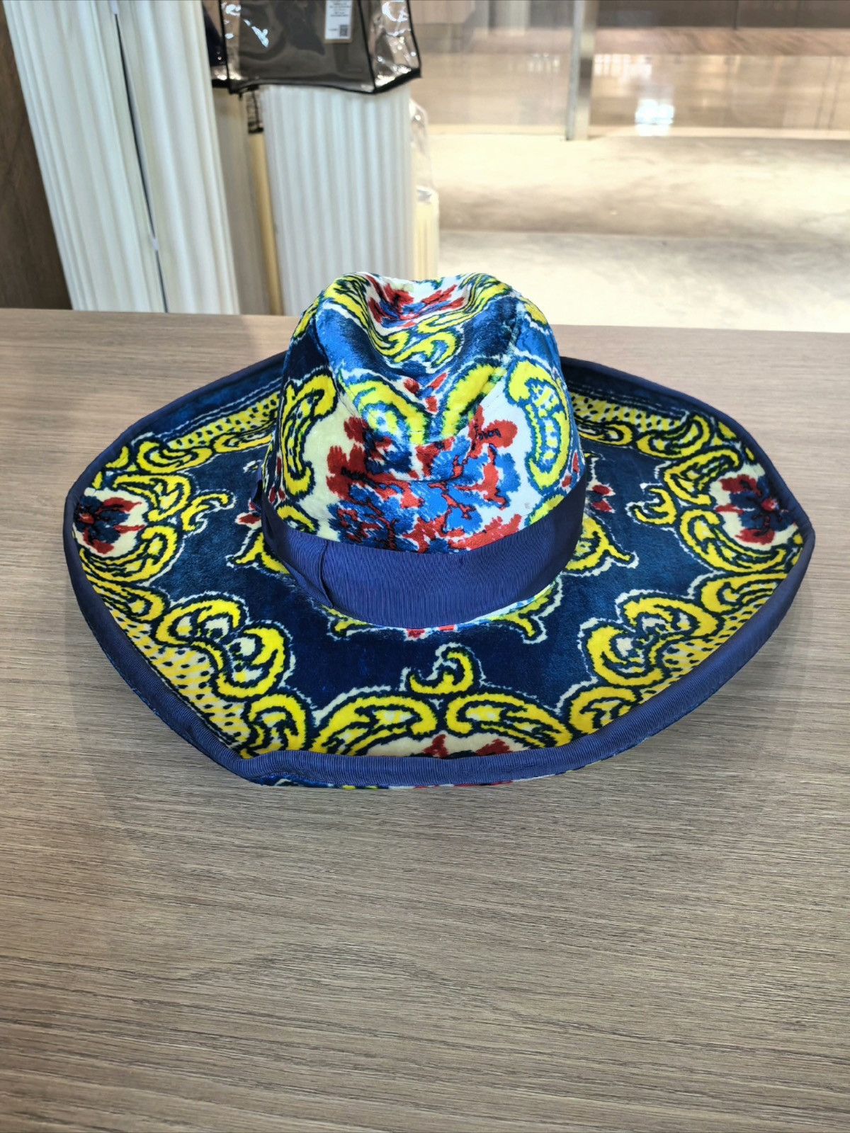 Gucci Gucci runway rare printed hat Size ONE SIZE - 2 Thumbnail