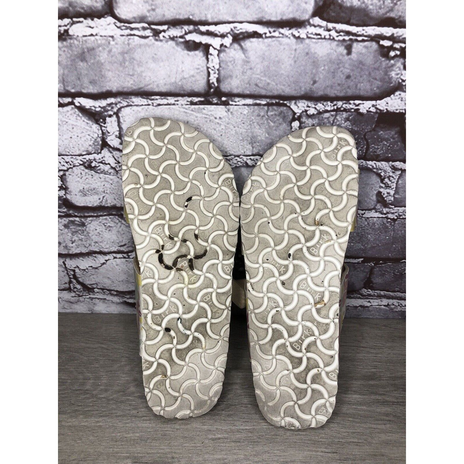 Birkenstock Birki's Birkenstock Pink Leather Floral Slides Sandals Women Size US 6.5 / IT 36.5 - 7 Thumbnail