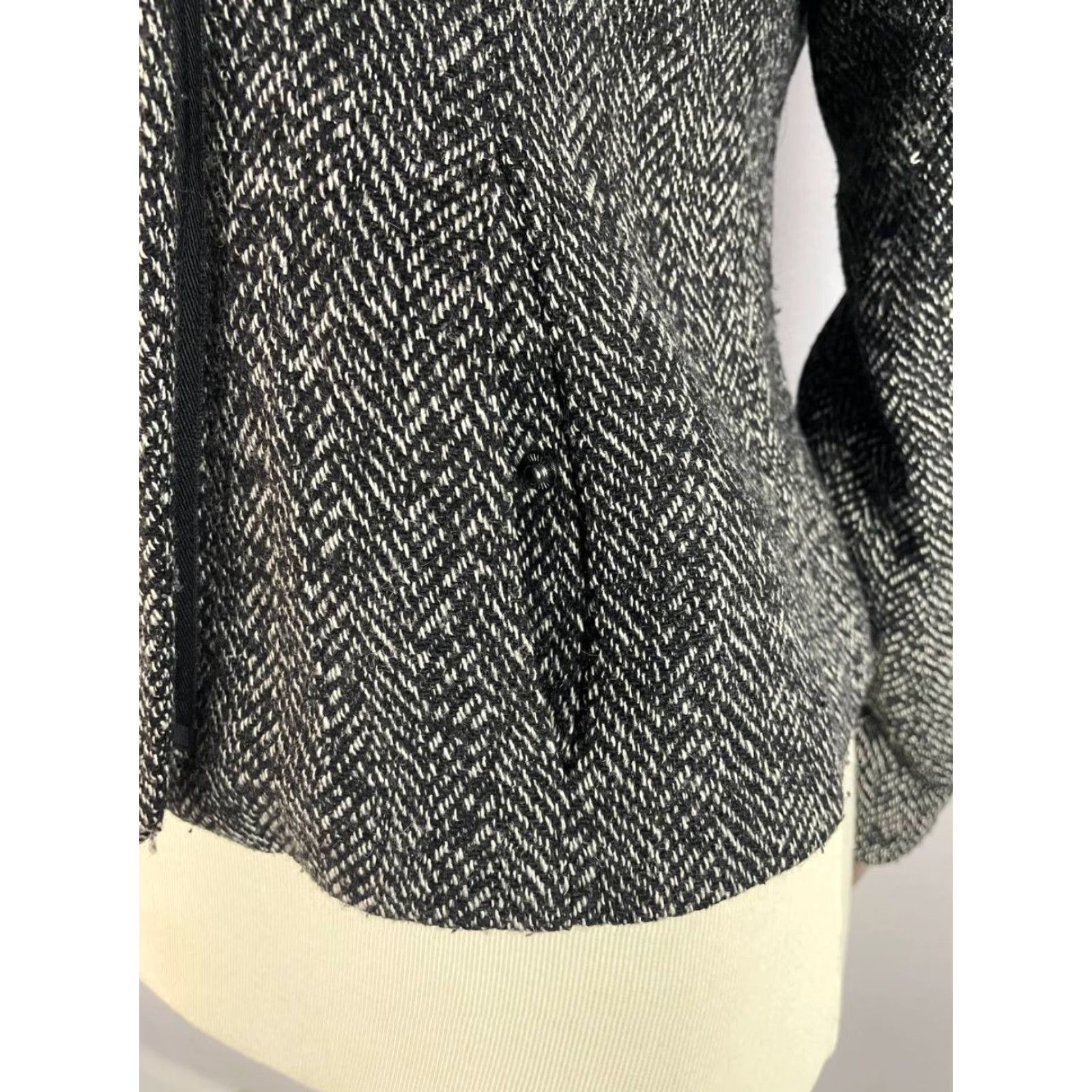 Armani Exchange Armani Exchage Womens Jacket Wool Zip Faux Fur Collar Black Size M Coat Mid-Length White? Size M / US 6-8 / IT 42-44 - 6 Thumbnail