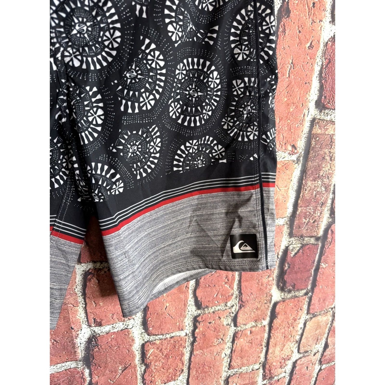Quiksilver Quiksilver Shorts Mens 31 Black Board DryFlight Swim Trunks Men Size Size US 31 - 2 Thumbnail