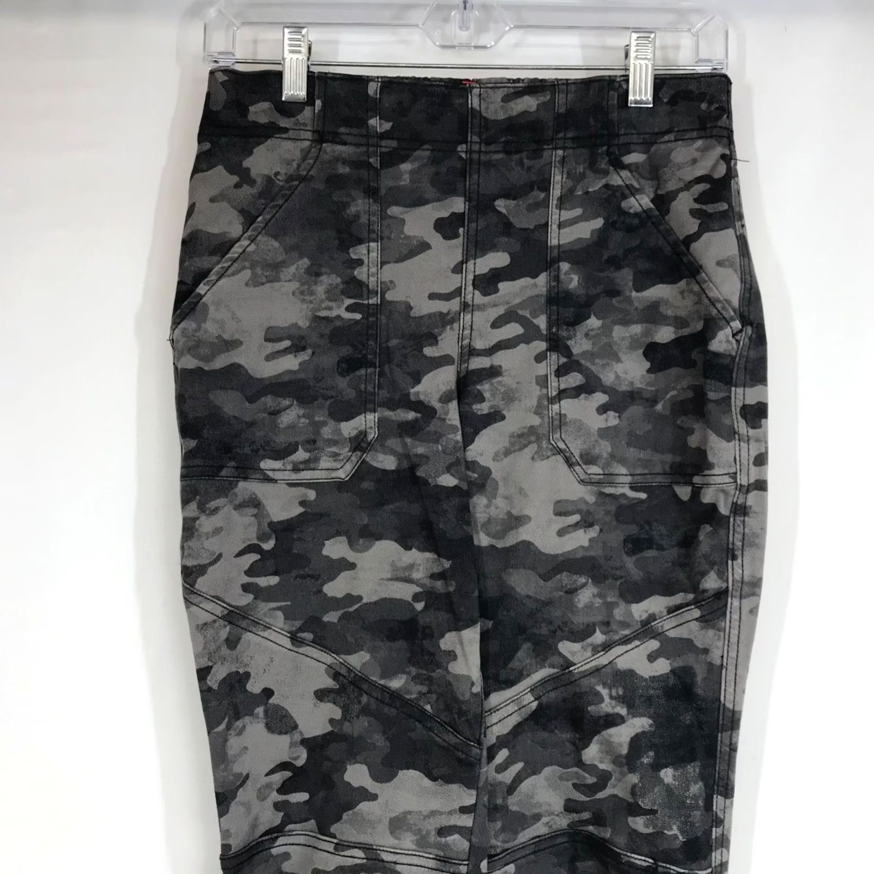 Spanx SPANX Jogger Pants Womens S Gray Camo Elastic Waist Pull-On Size 28" / US 6 / IT 42 - 2 Thumbnail