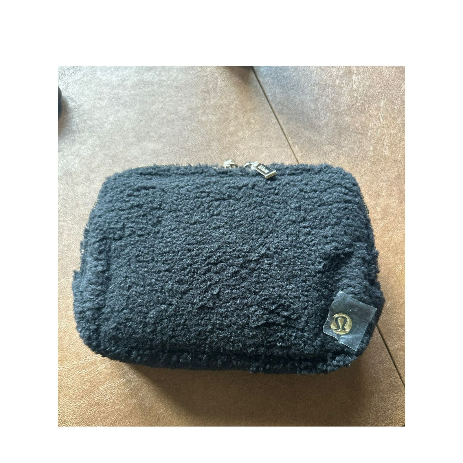 Lululemon Lululemon Everywhere Belt Bag Black Velour Belt Bag Onesize |  Grailed