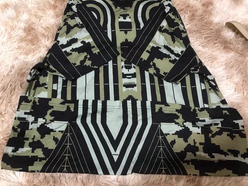 Givenchy Givenchy Short Sleeve T-Shirt 2506-Nextarrow Size US XS / EU 42 / 0 - 4 Thumbnail