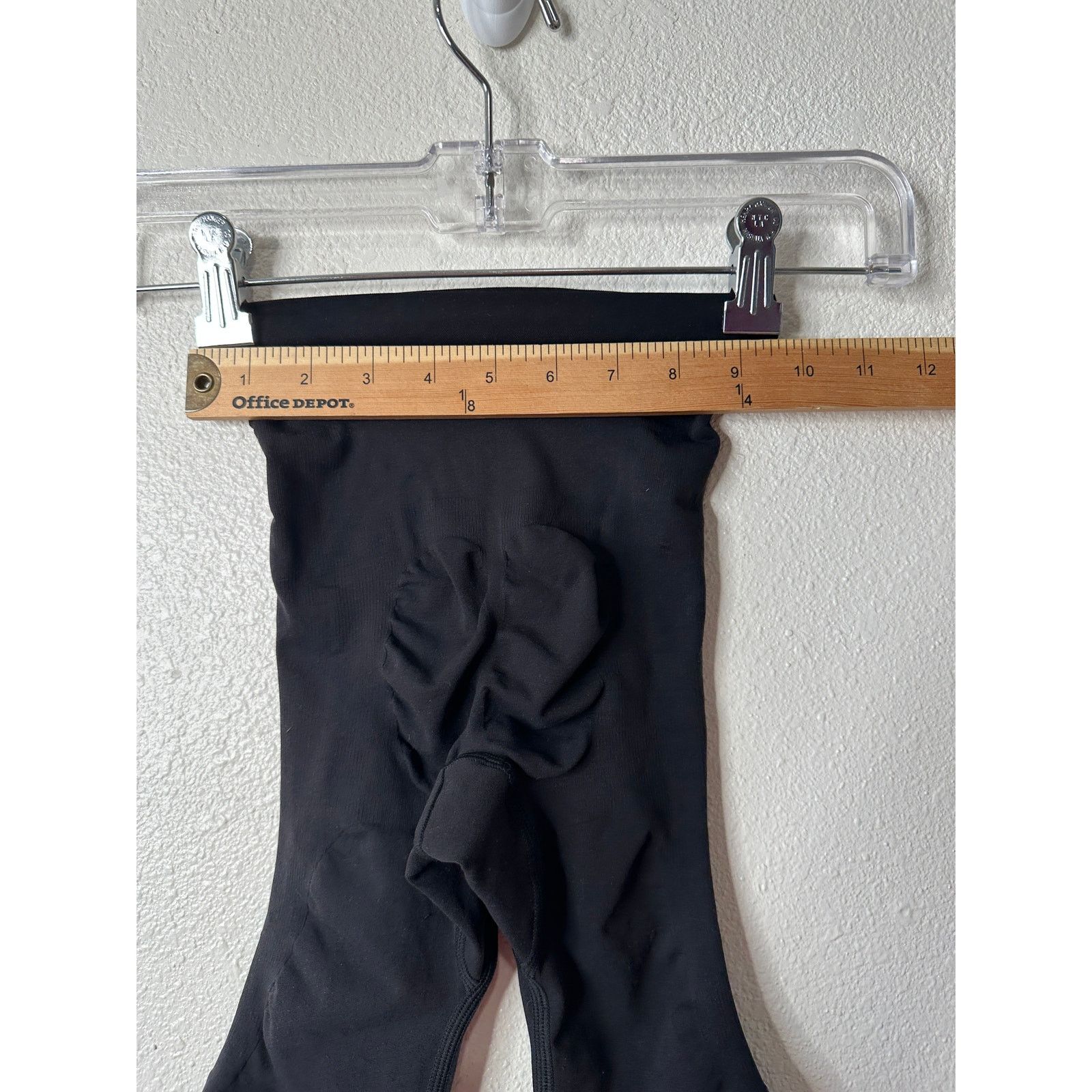 SKIMS Skims Black High Waist Biker Shorts S/M | Seamless Shaping Size 28" / US 6 / IT 42 - 7 Thumbnail
