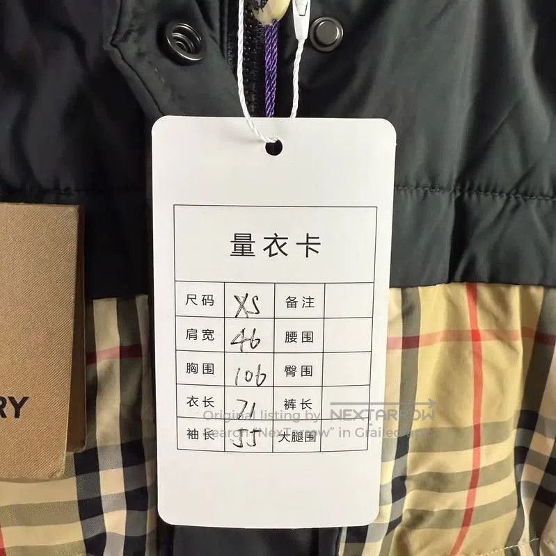 Burberry Burberry Women's Puffer Jacket in Navy. Size XS / US 0-2 / IT 36-38 - 9 Thumbnail