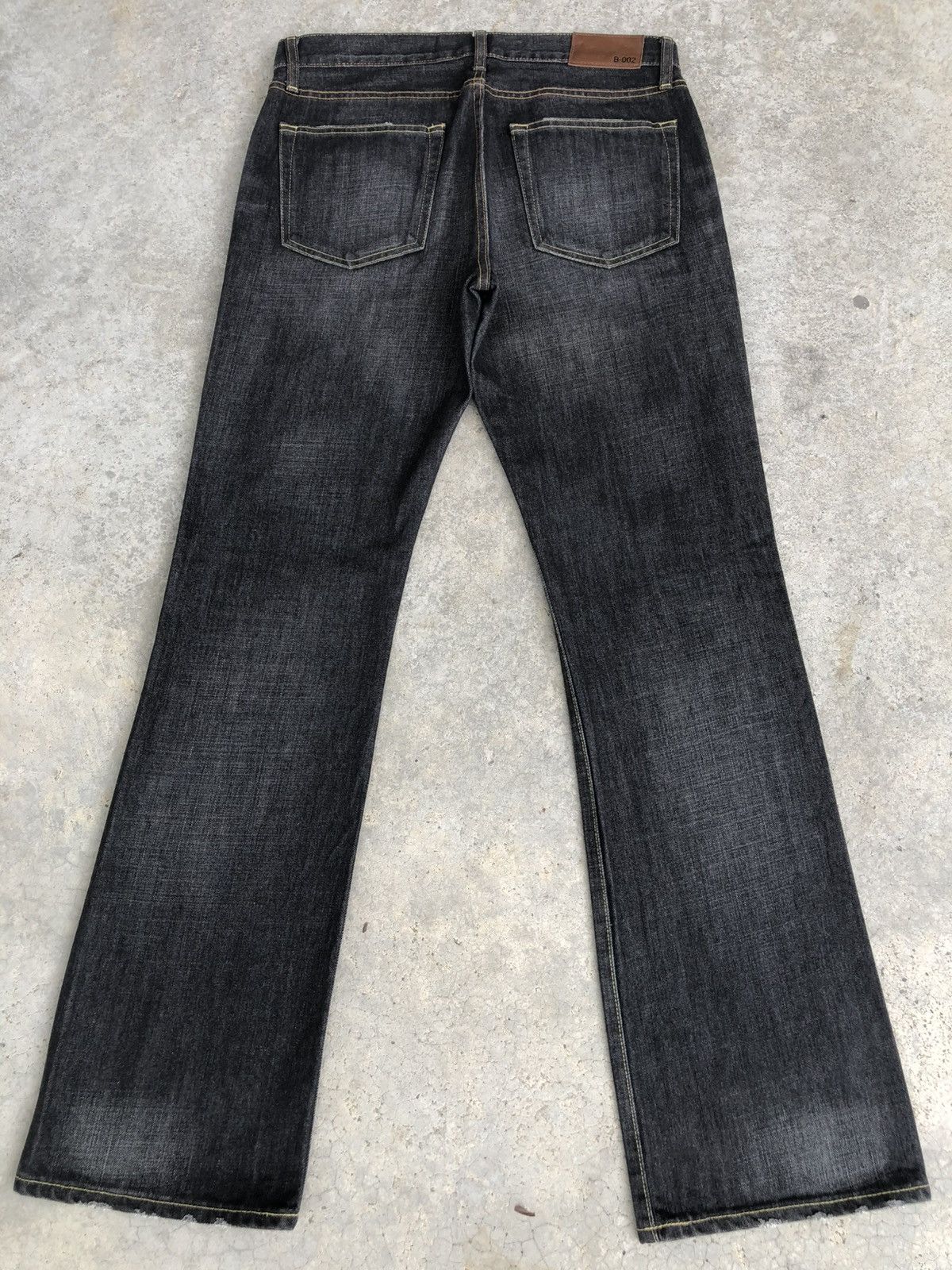 If Six Was Nine Flared Uniqlo Bootcut Distressed Jeans Size US 32 / EU 48 - 2 Thumbnail