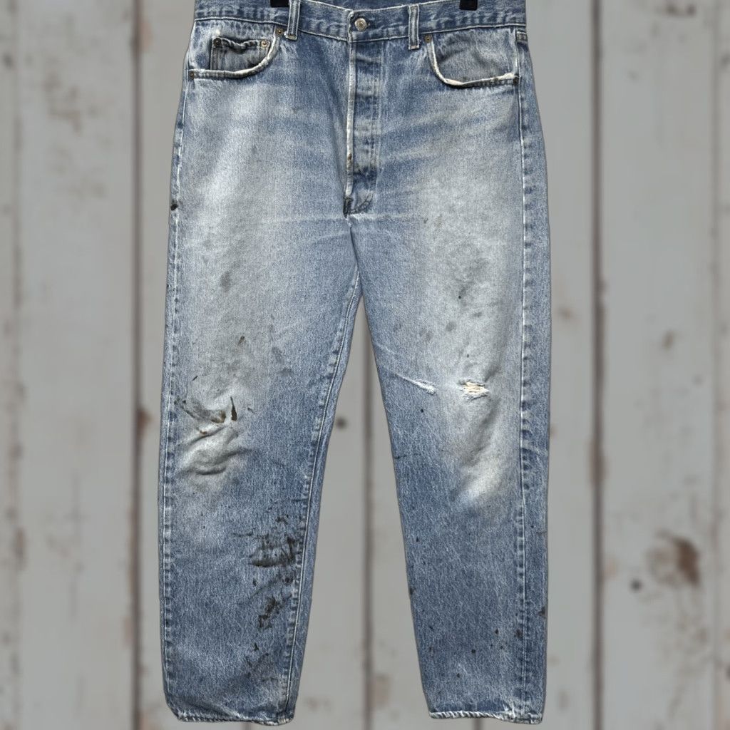 VINTAGE Levi's 501 Jeans Made in USA Distressed Whiskered Fading 33x31 70s 80s Cowboys Grunge USA Retro Rock Logo Jeans Mens Regular Blue Cotton Denim