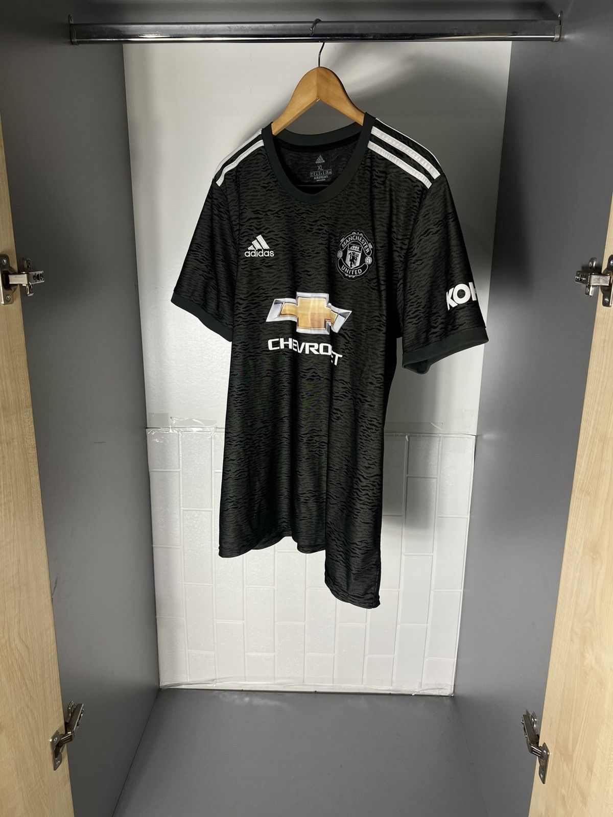 Vintage ADIDAS FC MANCHESTER UNITED ENGLAND SOCCER JERSEY RETRO Y2K Size US XL / EU 56 / 4 - 3 Thumbnail