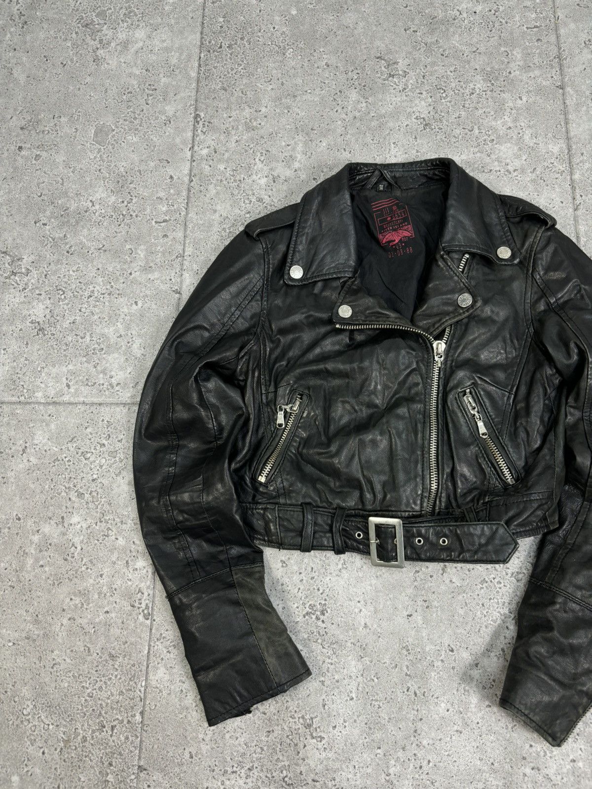 Japanese Brand × Vintage 2000s Japan Cropped Faded Distressed Leather Bomber Jacket Size S / US 4 / IT 40 - 1 Thumbnail