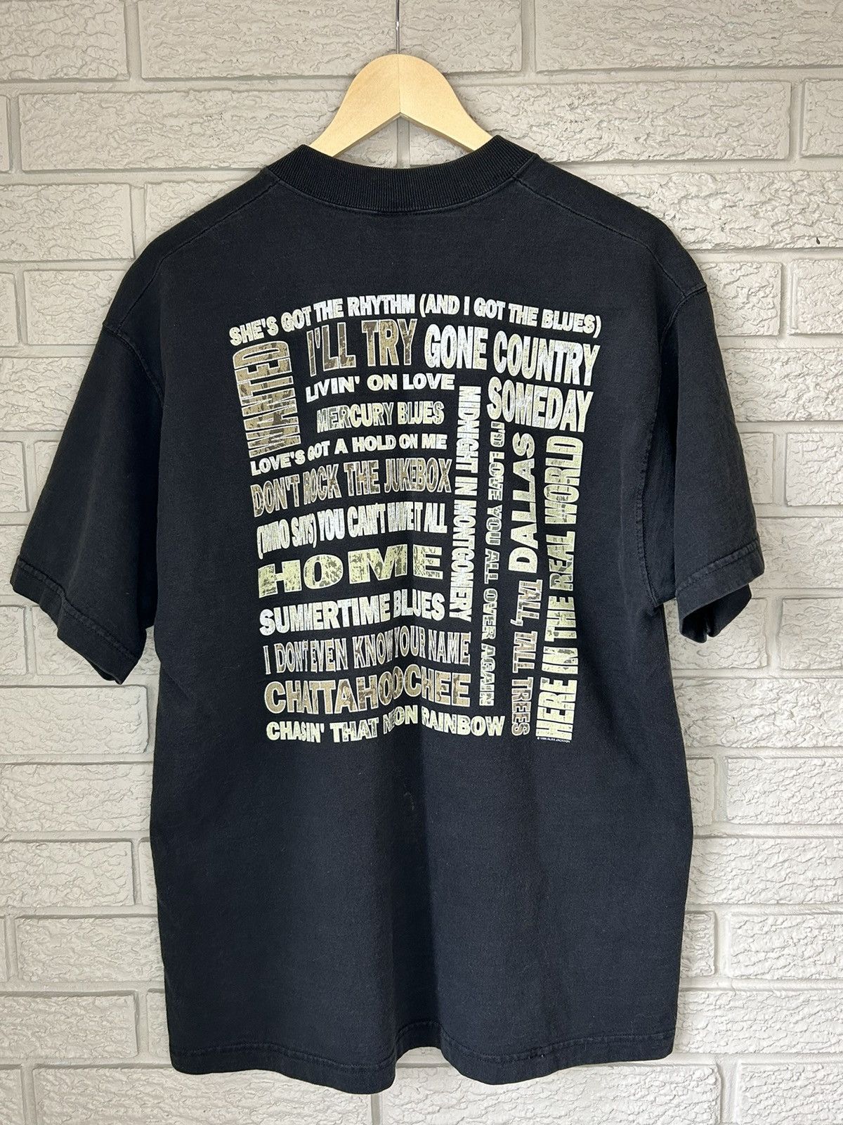 Band Tees × Vintage Vintage 90s Alan Jackson Faded Country Music Tee Shirt Size US L / EU 52-54 / 3 - 3 Thumbnail