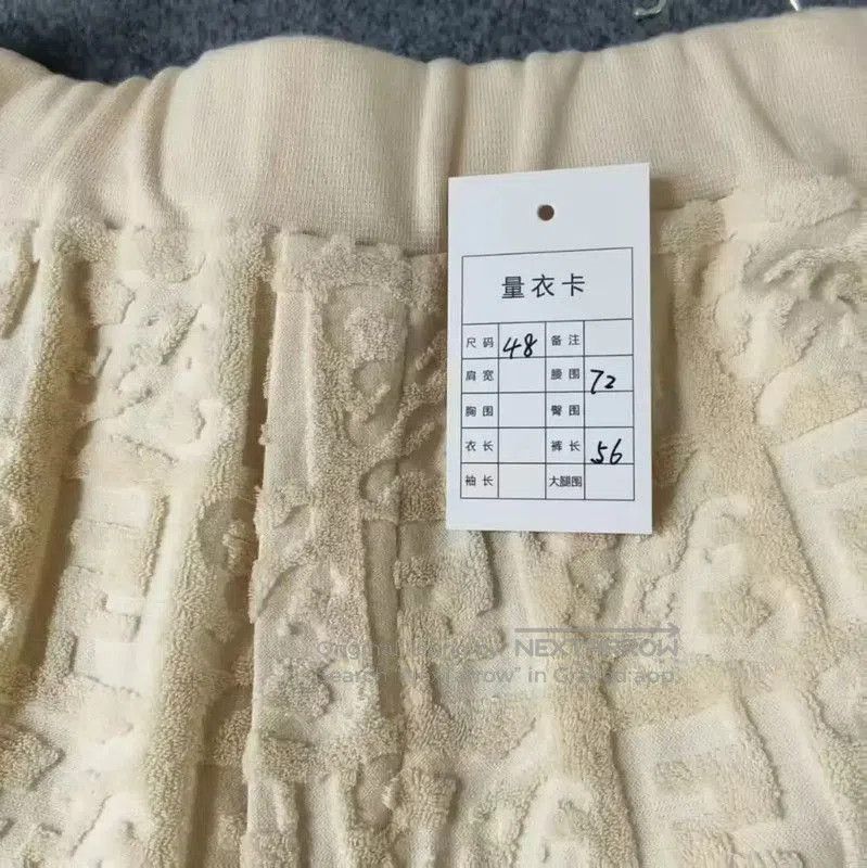 Fendi Fendi Men's Beige Shorts in Size M . Size US 27 - 5 Thumbnail