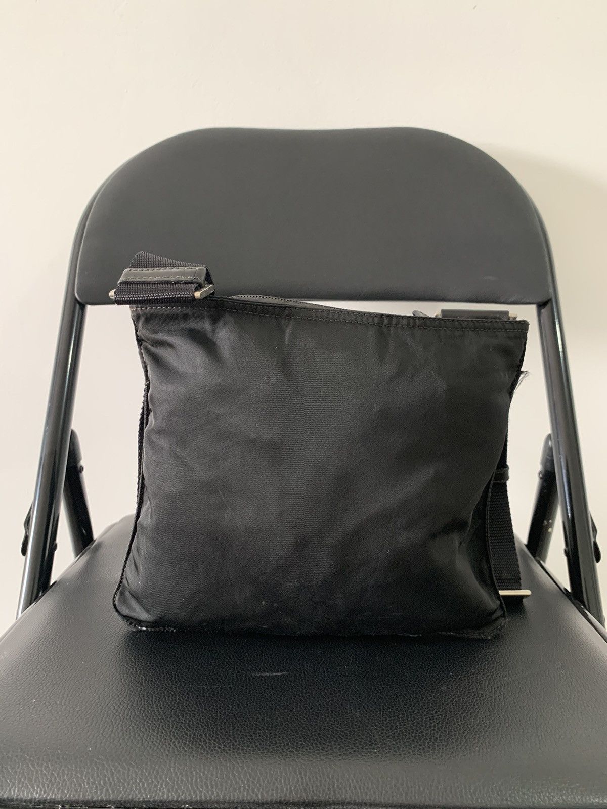 Prada Vintage Prada Black Sling Crossbody Medium Bag Size ONE SIZE - 4 Thumbnail