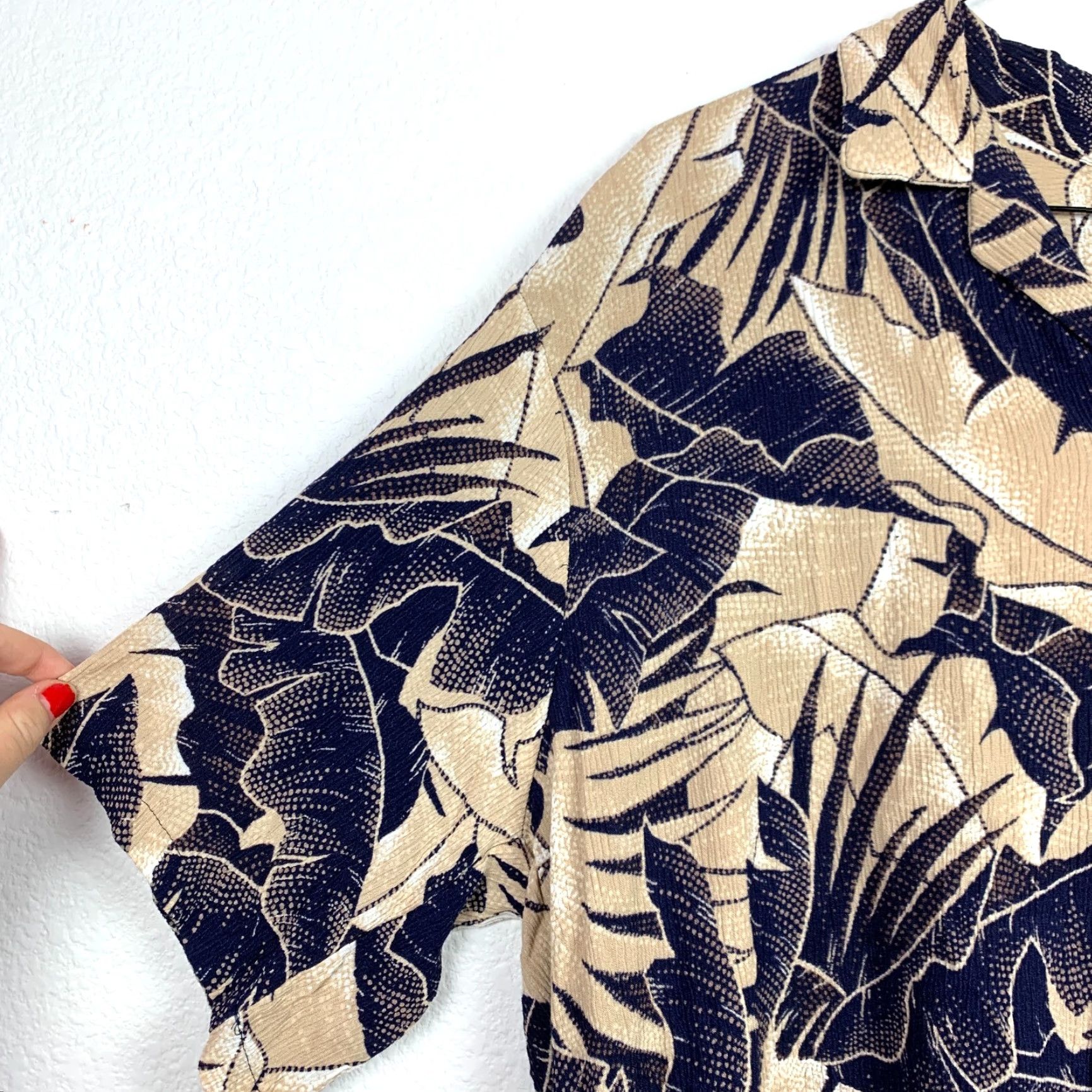 Hilo Hattie Vintage Hilo Hattie Hawaiian Crepe Rayon Short Sleeve Shirt L Navy & Khaki 90s Sportswear/Beach Mens Size US L / EU 52-54 / 3 - 2 Thumbnail