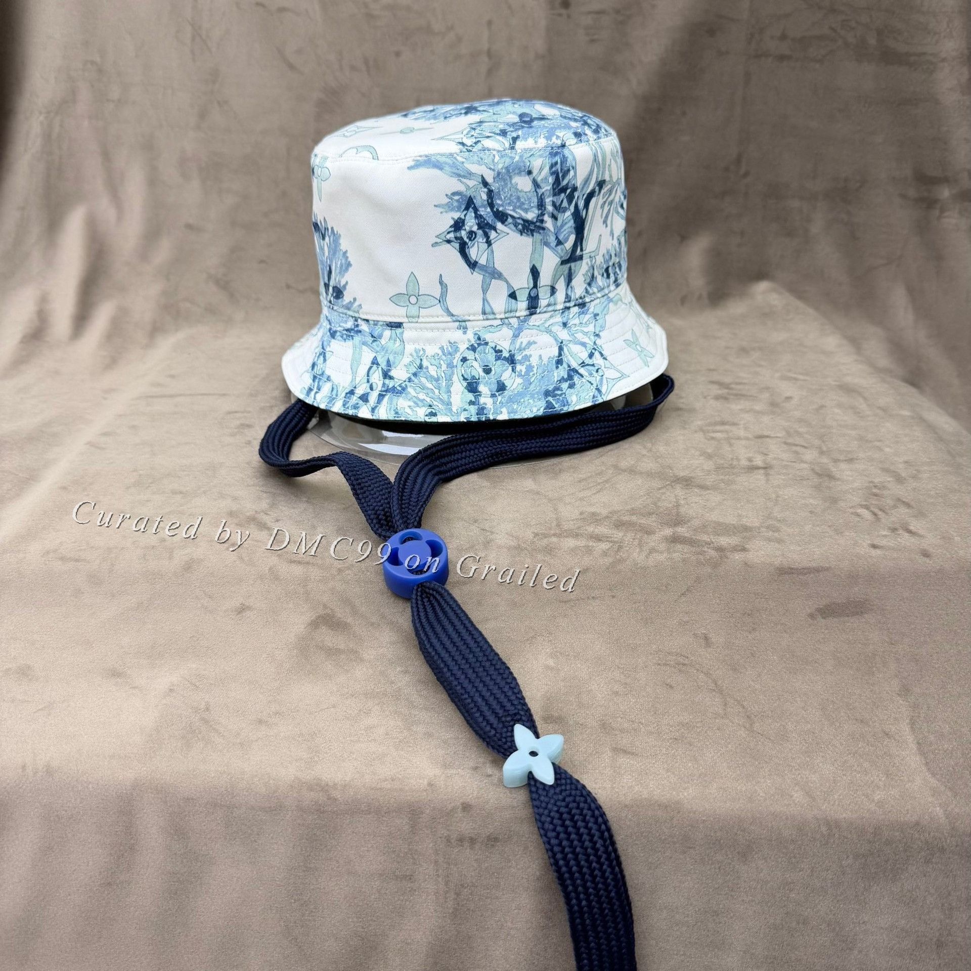 Louis Vuitton Louis Vuitton Denim Monogram Bucket Hat Size ONE SIZE - 1 Thumbnail