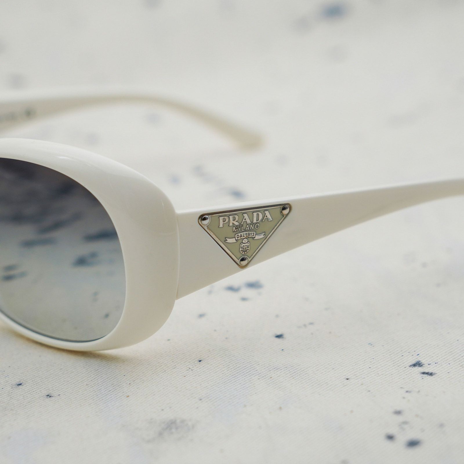 Prada Prada milano spr 27l triangle logo white oval sunglasses Size ONE SIZE - 4 Thumbnail