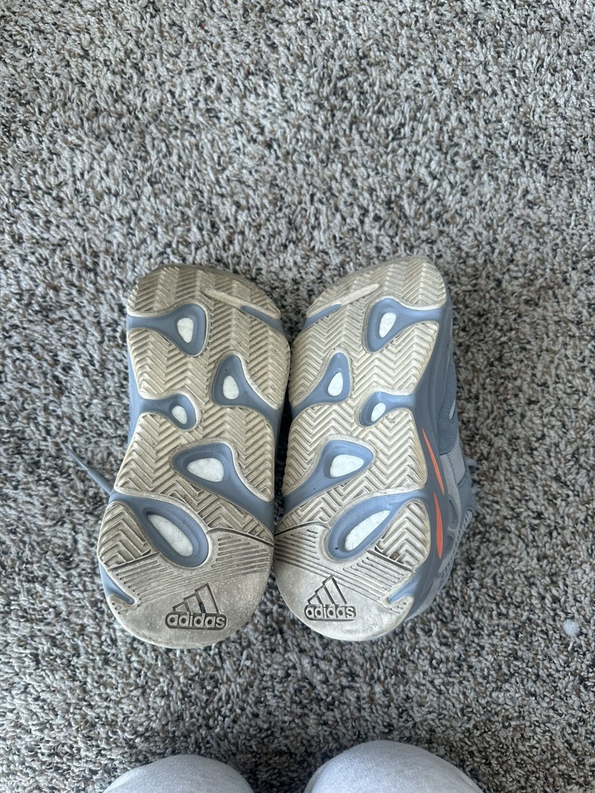 Yeezy yeezy 700 inertia Size US 5.5 / EU 38 - 3 Thumbnail