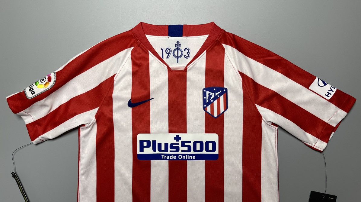 Nike × Vintage YOUTH SIZE ATLETICO MADRID NIKE 2019/2020 SOCCER HOME JERSEY Size US XXS / EU 40 - 2 Thumbnail