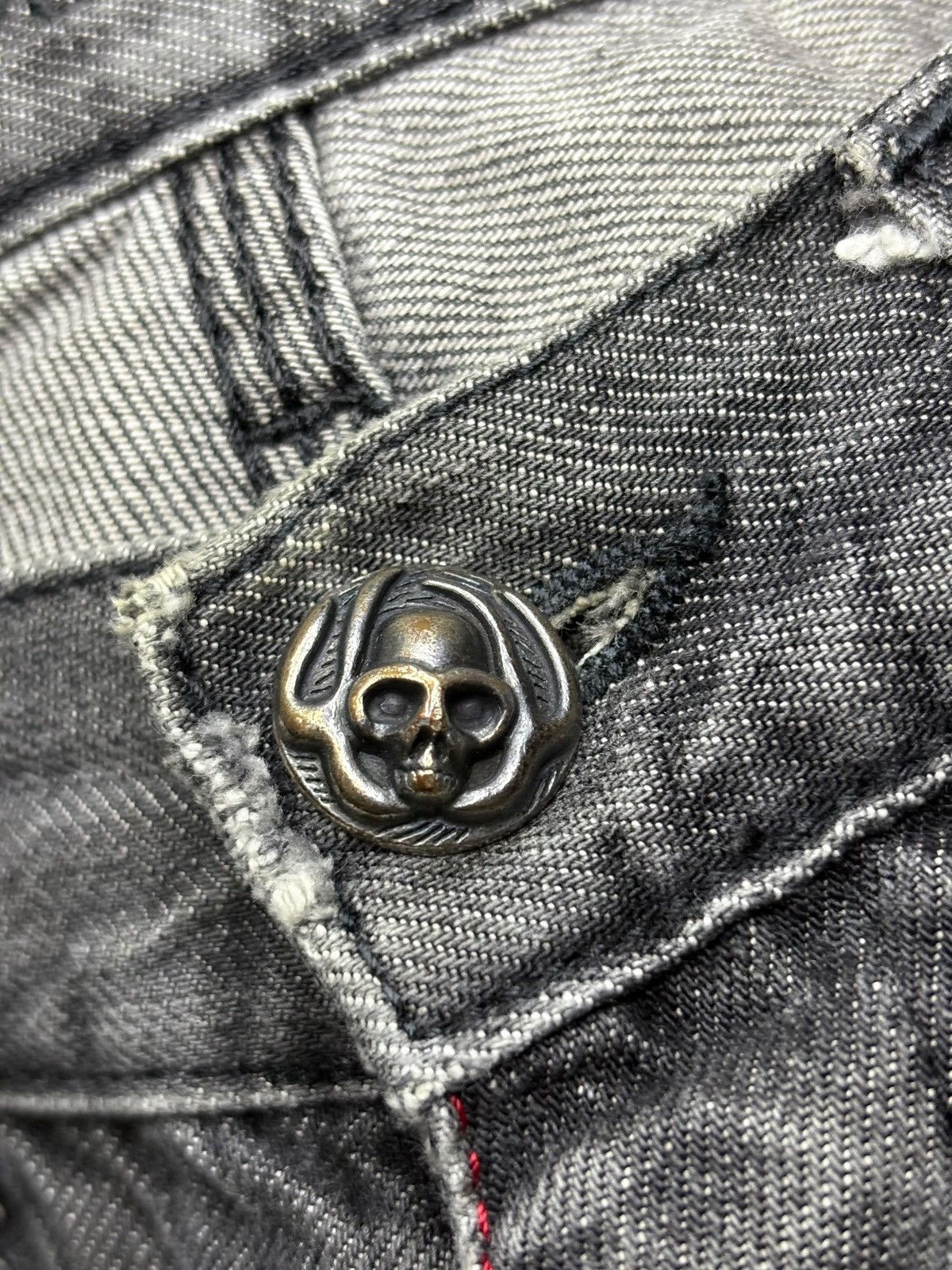 Japanese Brand × Seditionaries Vintage Japanese Brand Skull Embroidery Mud Wash Loose Jeans Size US 32 / EU 48 - 9 Thumbnail