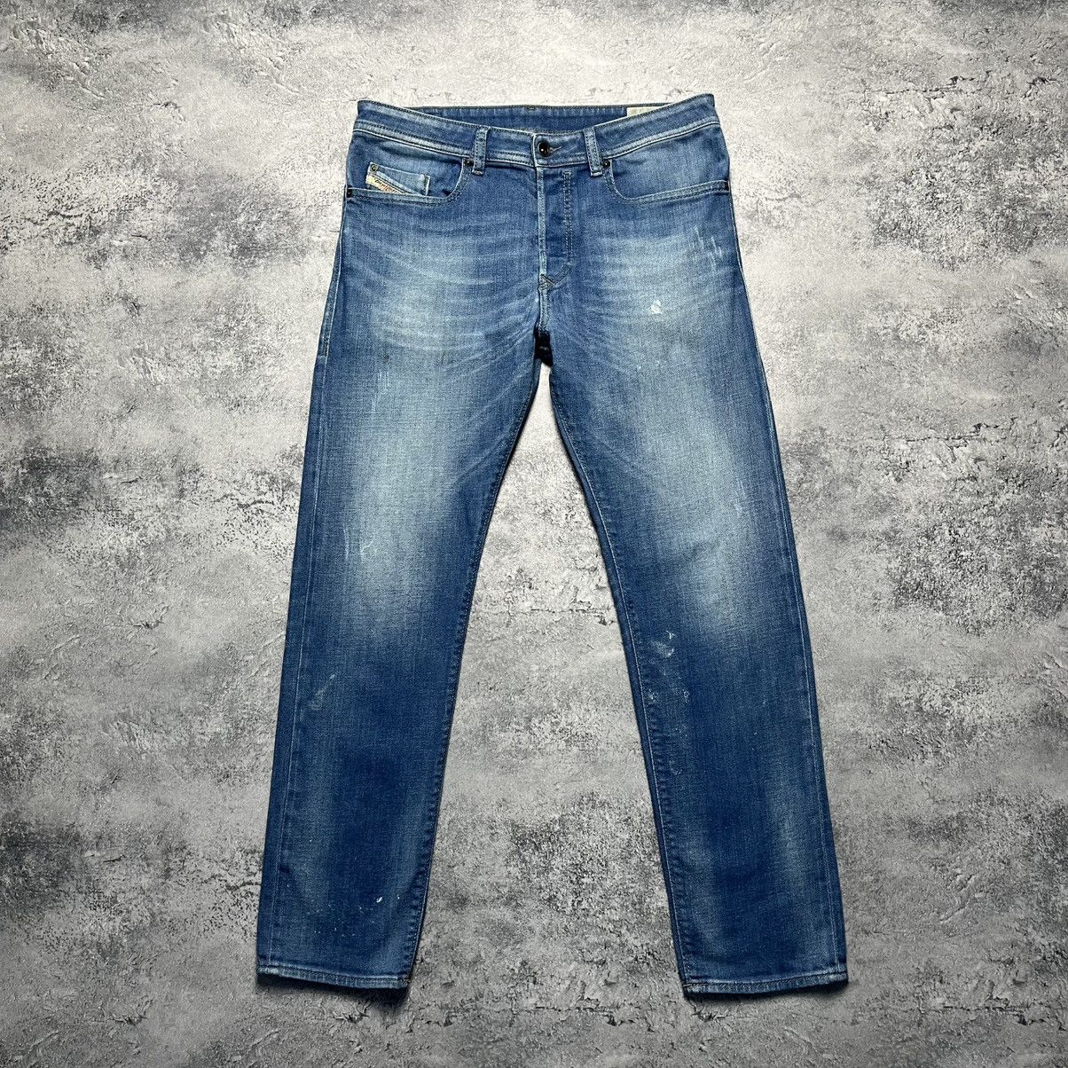 Diesel Vintage Diesel Distressed Denim Jeans Buster Streetwear Y2K Size US 32 / EU 48 - 1 Thumbnail