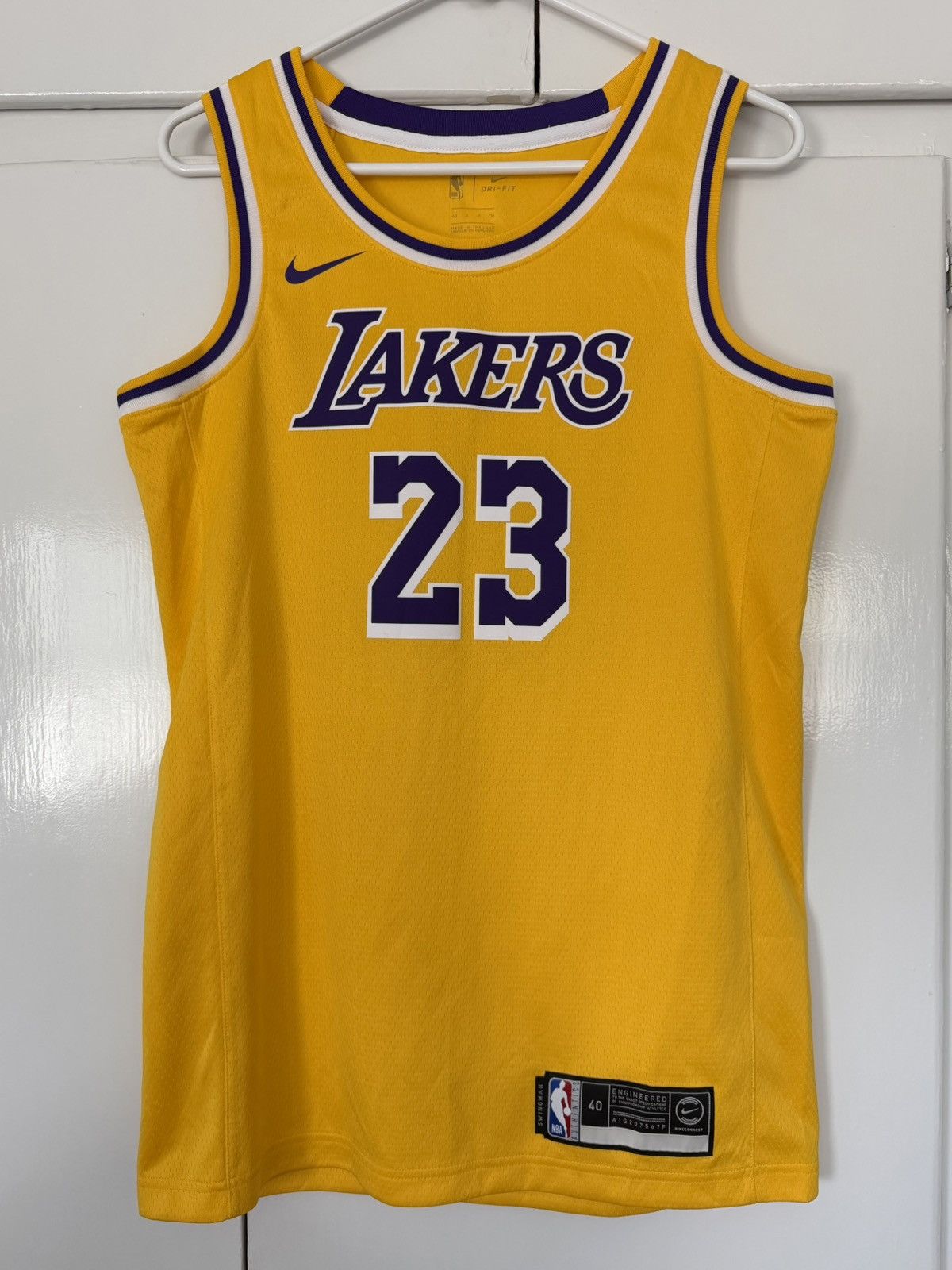Nike NIKE LOS ANGELES LAKERS LEBRON JAMES JERSEY 23 SWINGMAN ICON Size US S / EU 44-46 / 1 - 1 Thumbnail