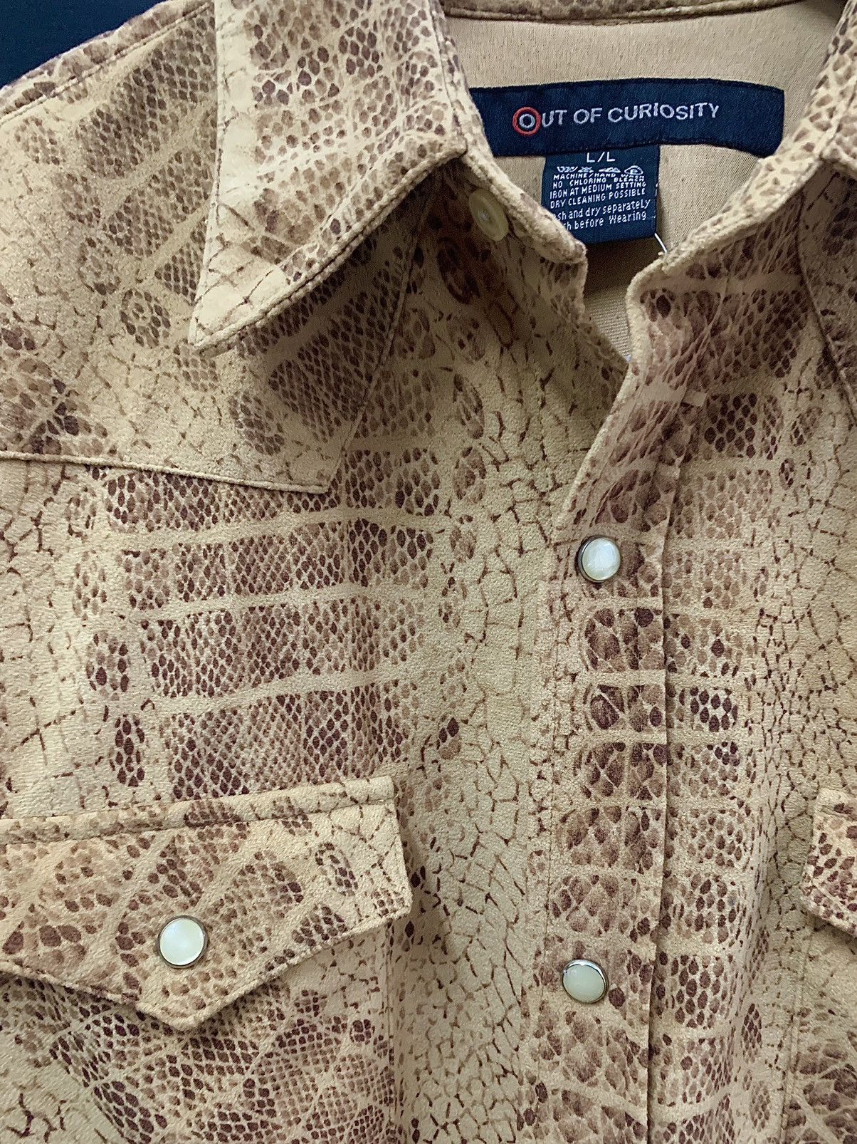 Japanese Brand Out of Curiosity Snakeskin Wool Collar Shirts Size US L / EU 52-54 / 3 - 5 Thumbnail