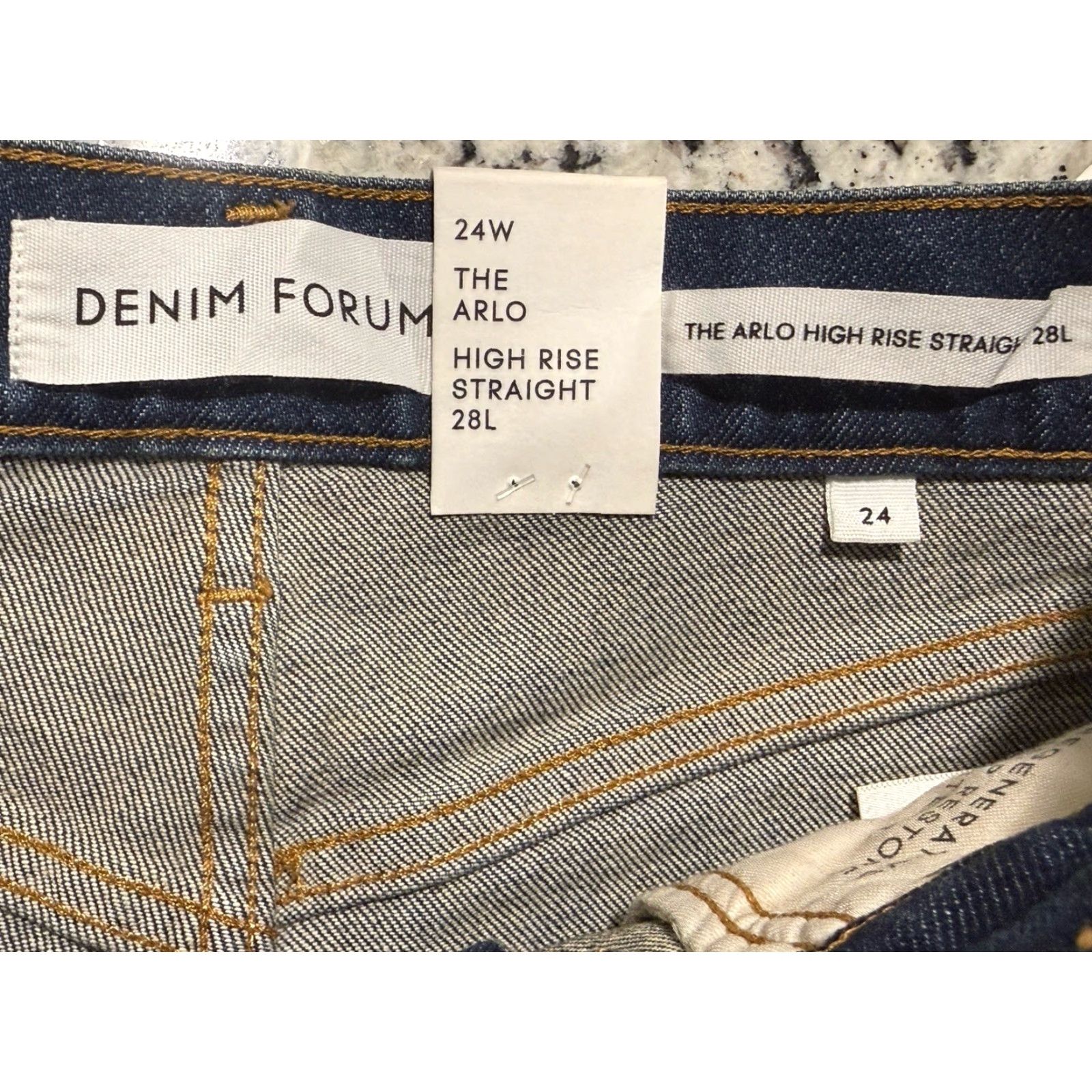 Aritzia VINTAGE NWT Denim Forum Jeans Womens 24W The Arlo High Rise Straight 29.5 IN inseam Blue 5-Pocket Aritzia jeans Womens Mens? Size 42" / US 20 - 5 Thumbnail