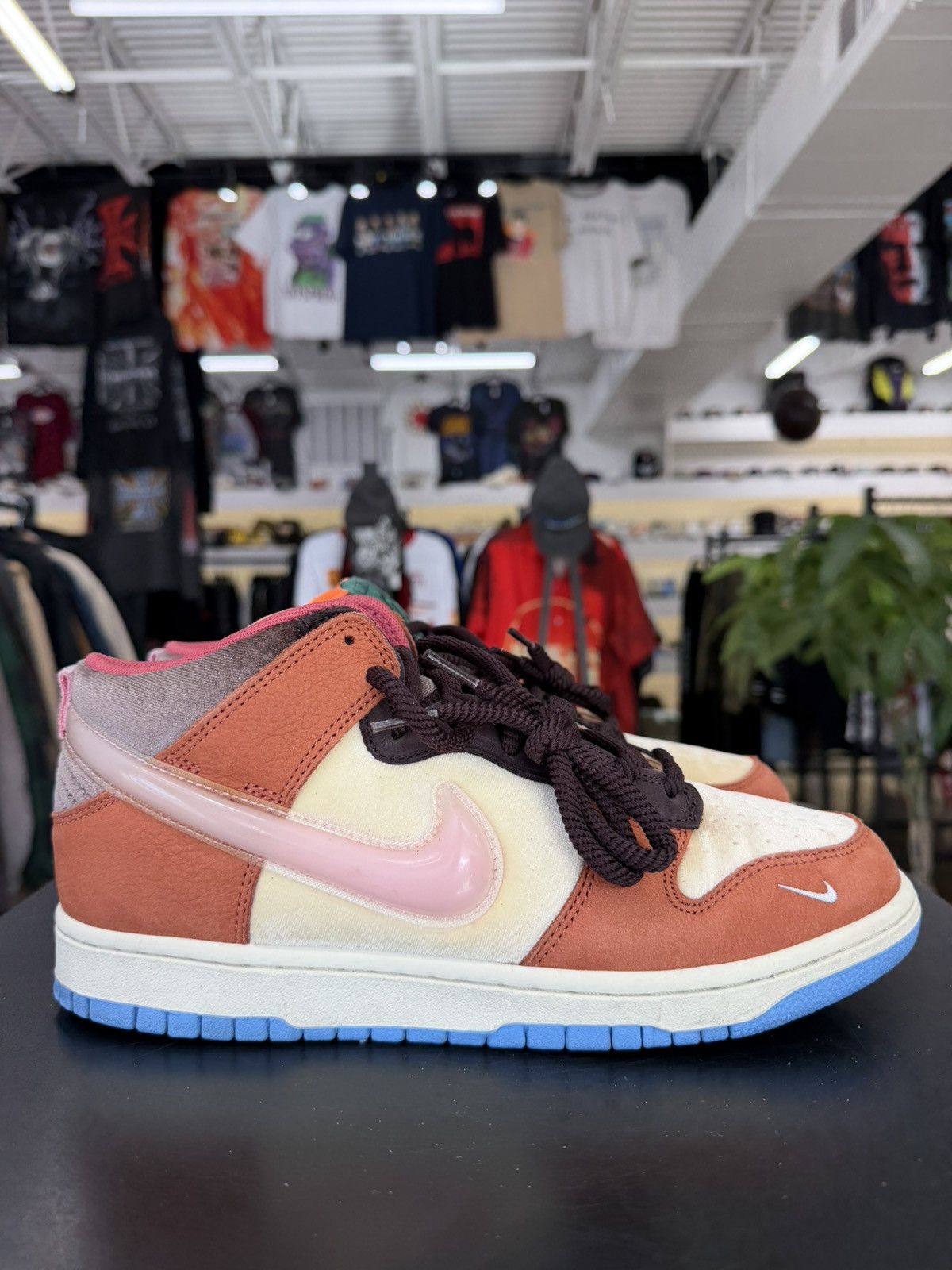 Nike × Social Status Nike Dunk Mid Social Status Chocolate Milk Size 9 (2021) Size US 9 / EU 42 - 7 Thumbnail